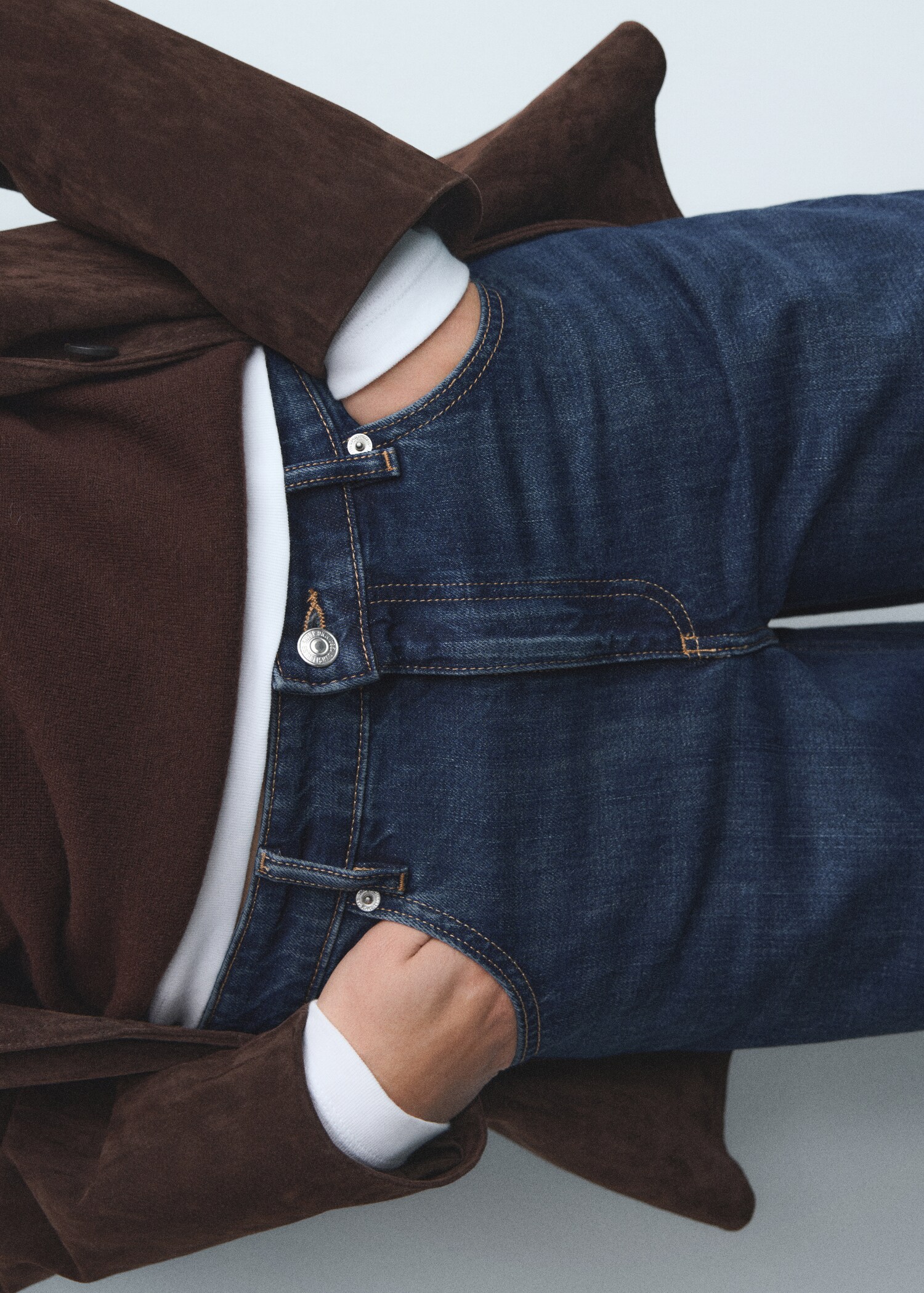 Weit geschnittene Wide-Leg-Jeans mit niedrigem Bund - Detail des Artikels 6