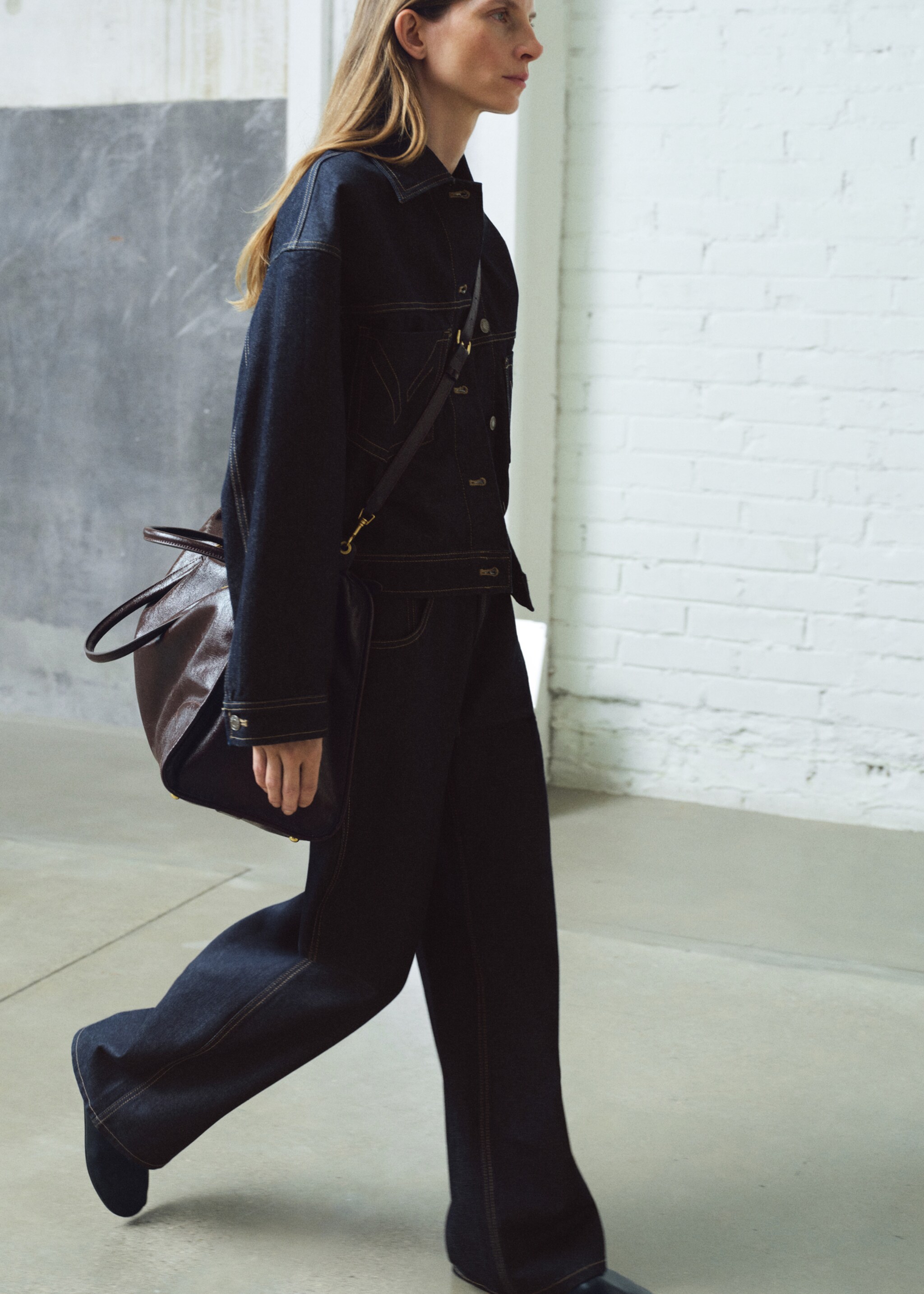 High-rise balloon jeans - Details of the article 2, Open Blue. Ref: 17015816-00.