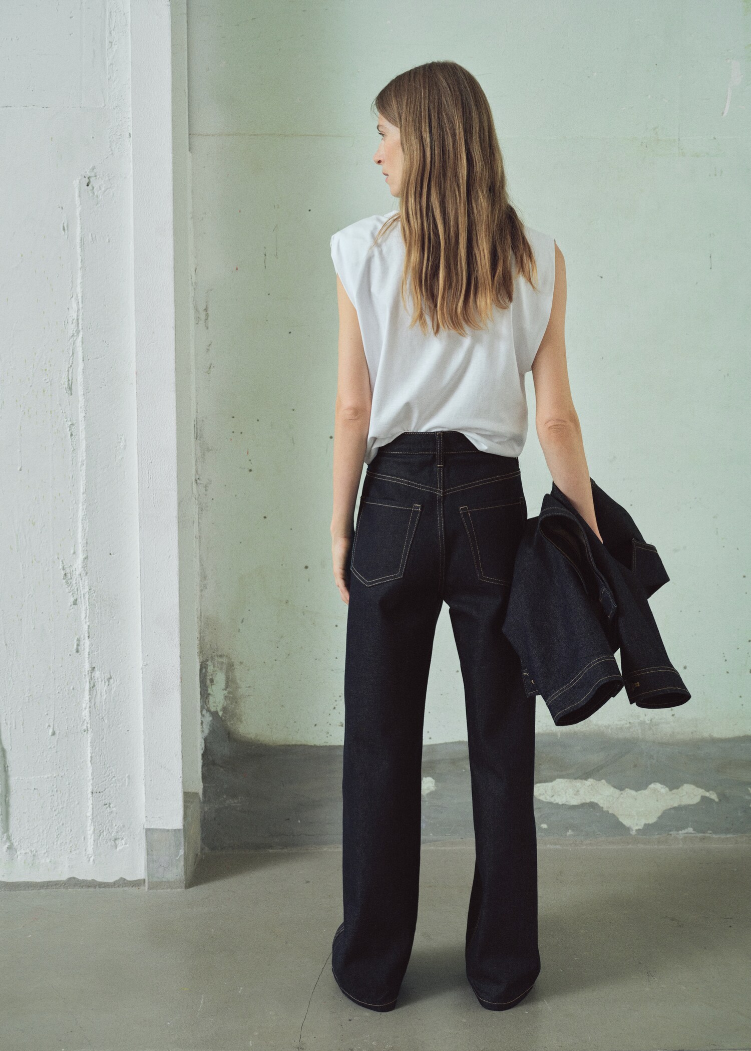 High-rise balloon jeans - Reverse of the article