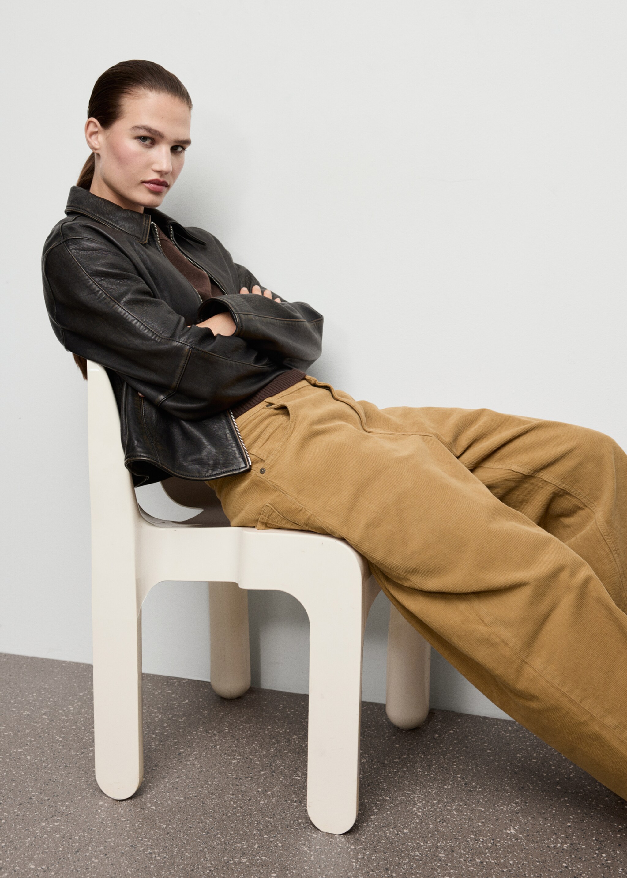Wide-leg corduroy jeans - Details of the article 2, Caramel. Ref: 17015819-00.