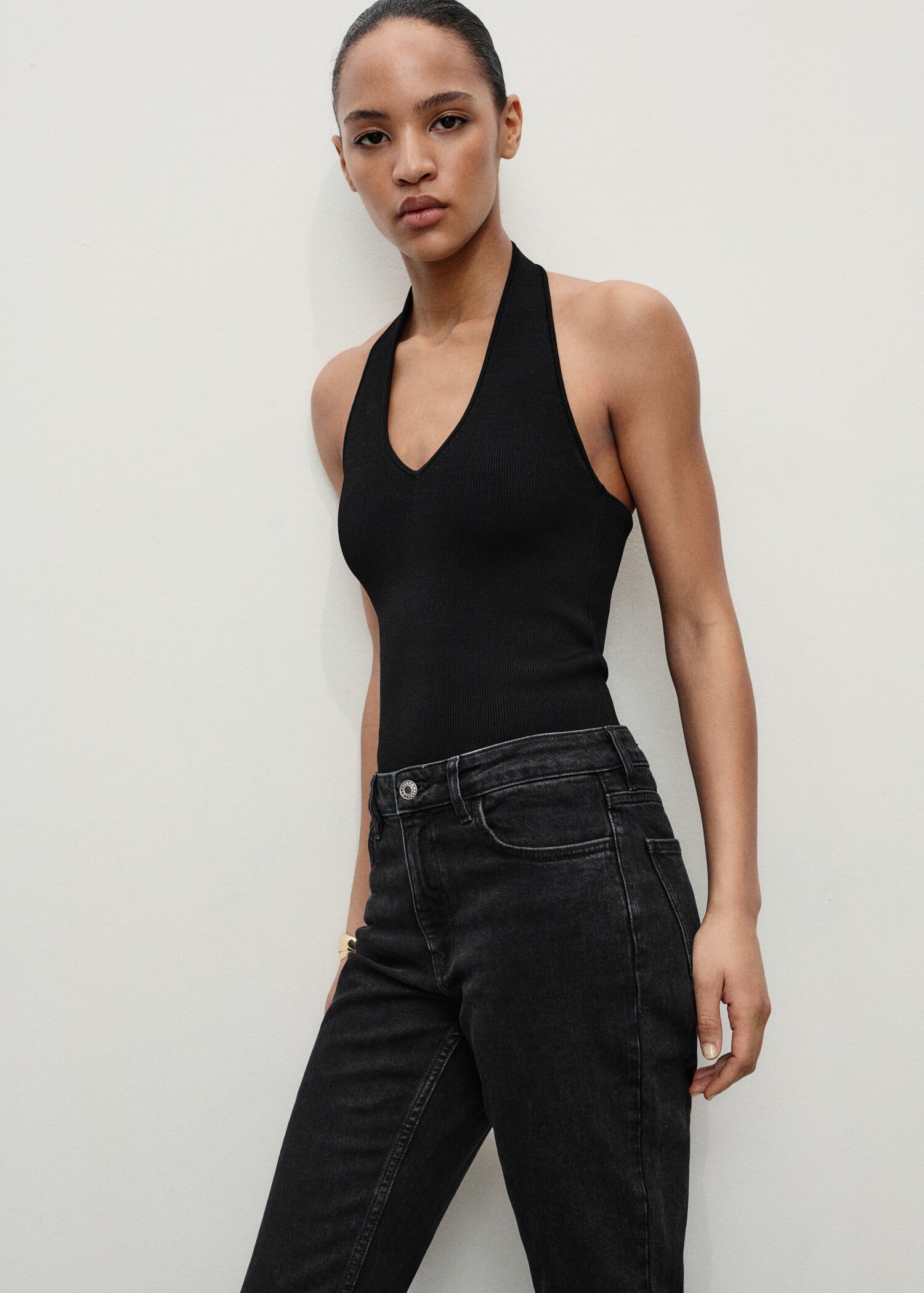 Fiona flared mid-rise jeans - Women | MANGO USA