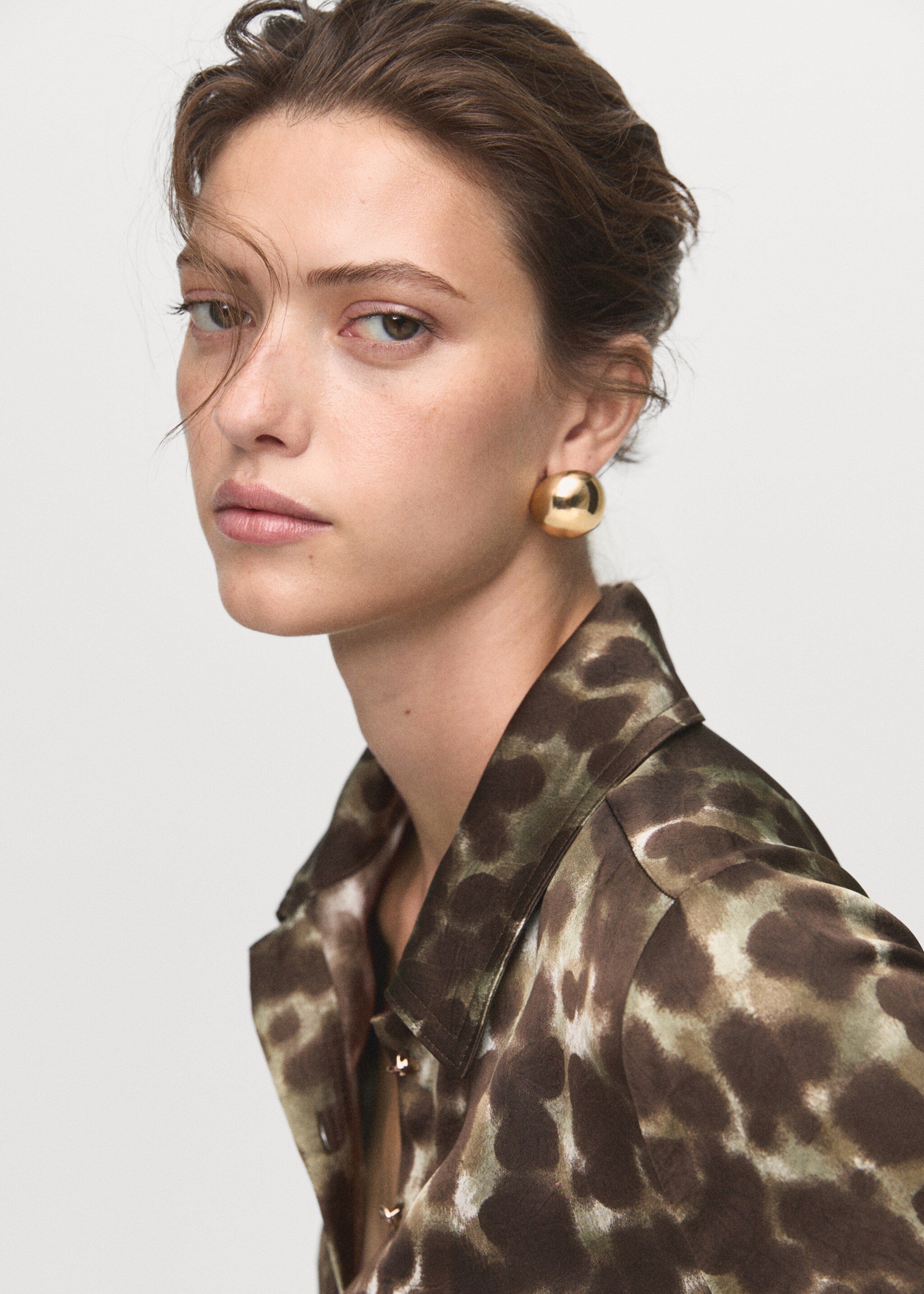 Printed shirt dress with belt - Details of the article 1, Khaki. Ref: 17015824-00.