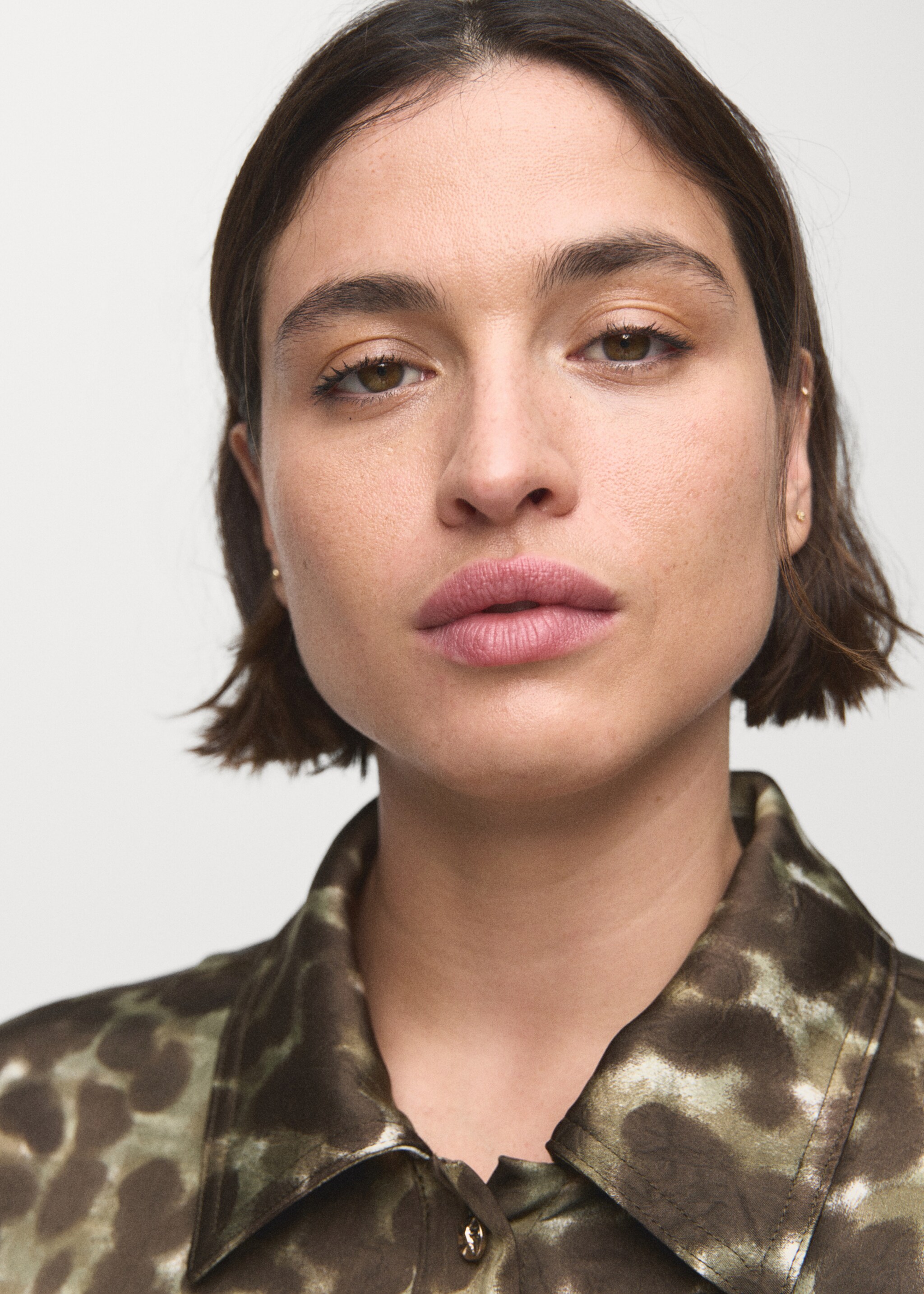 Printed shirt dress with belt - Details of the article 4, Khaki. Ref: 17015824-00.