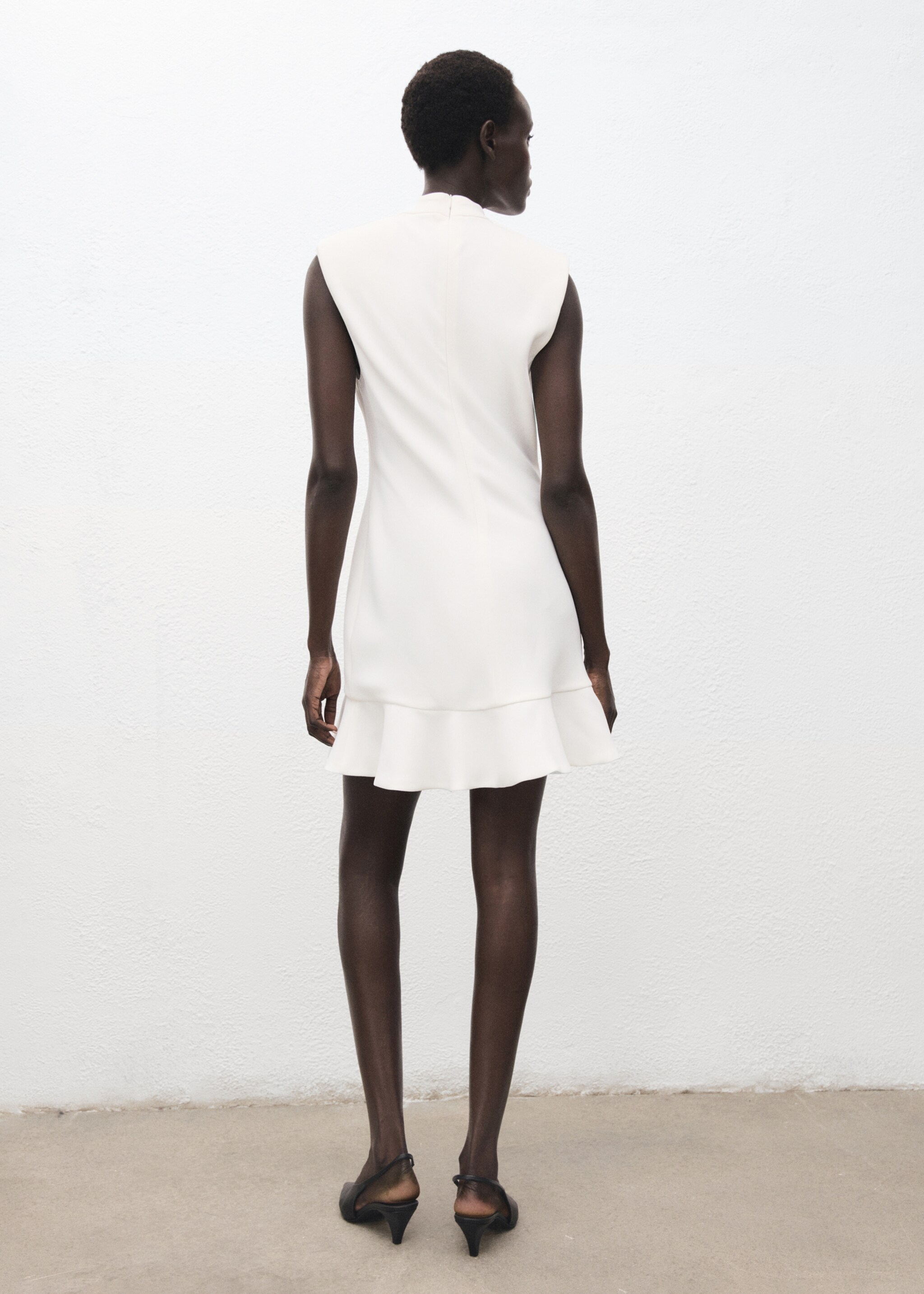 High-neck dress with ruffle - Reverse of the article, Ecru. Ref: 17015827-00.