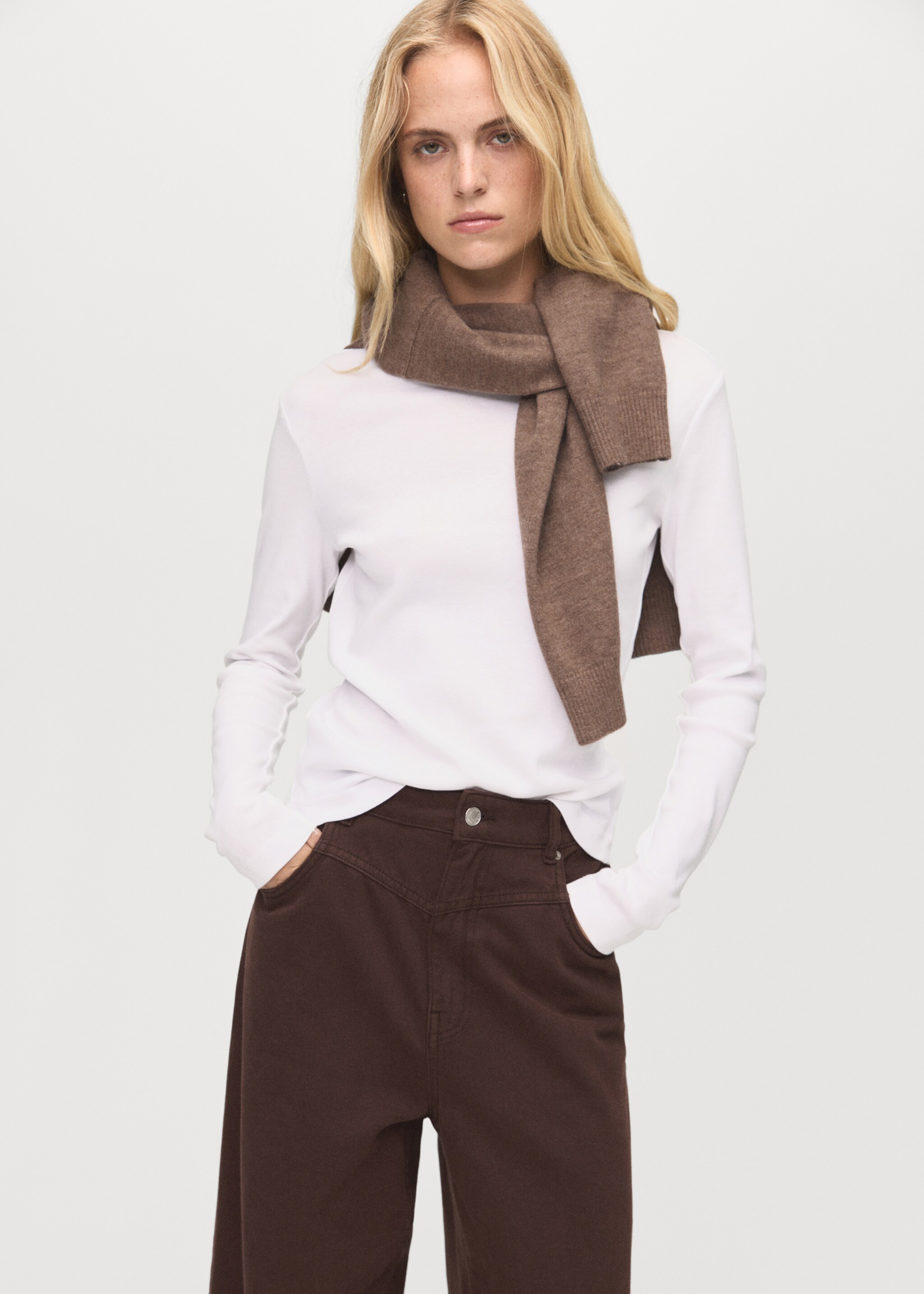 Jean wide leg loose taille moyenne - Détail de l'article 2, Chocolat. Ref: 17015831-00.