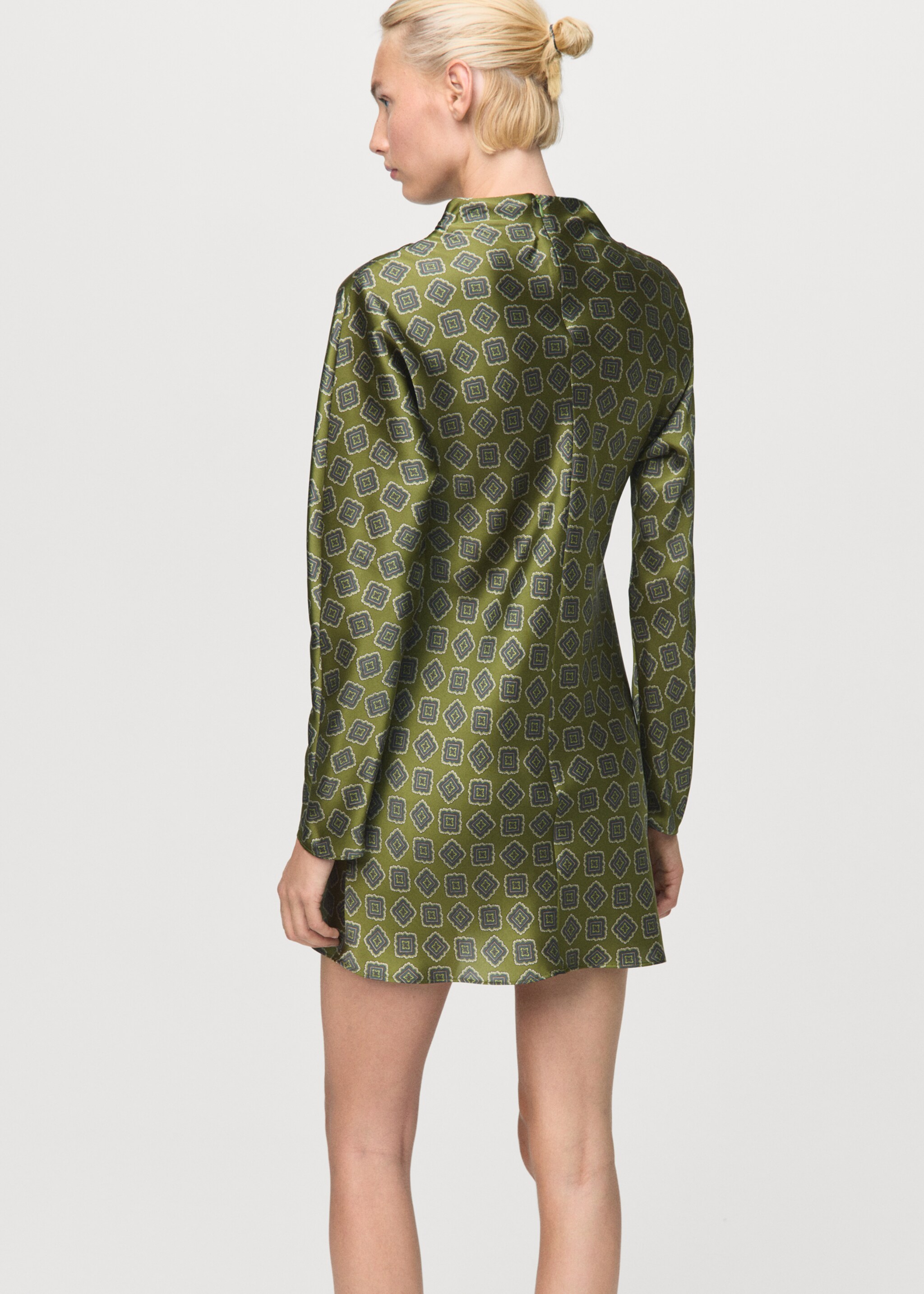 Printed satin dress with perkins collar - Πίσω όψη προϊόντος, Πράσινο. Ref: 17015832-00.