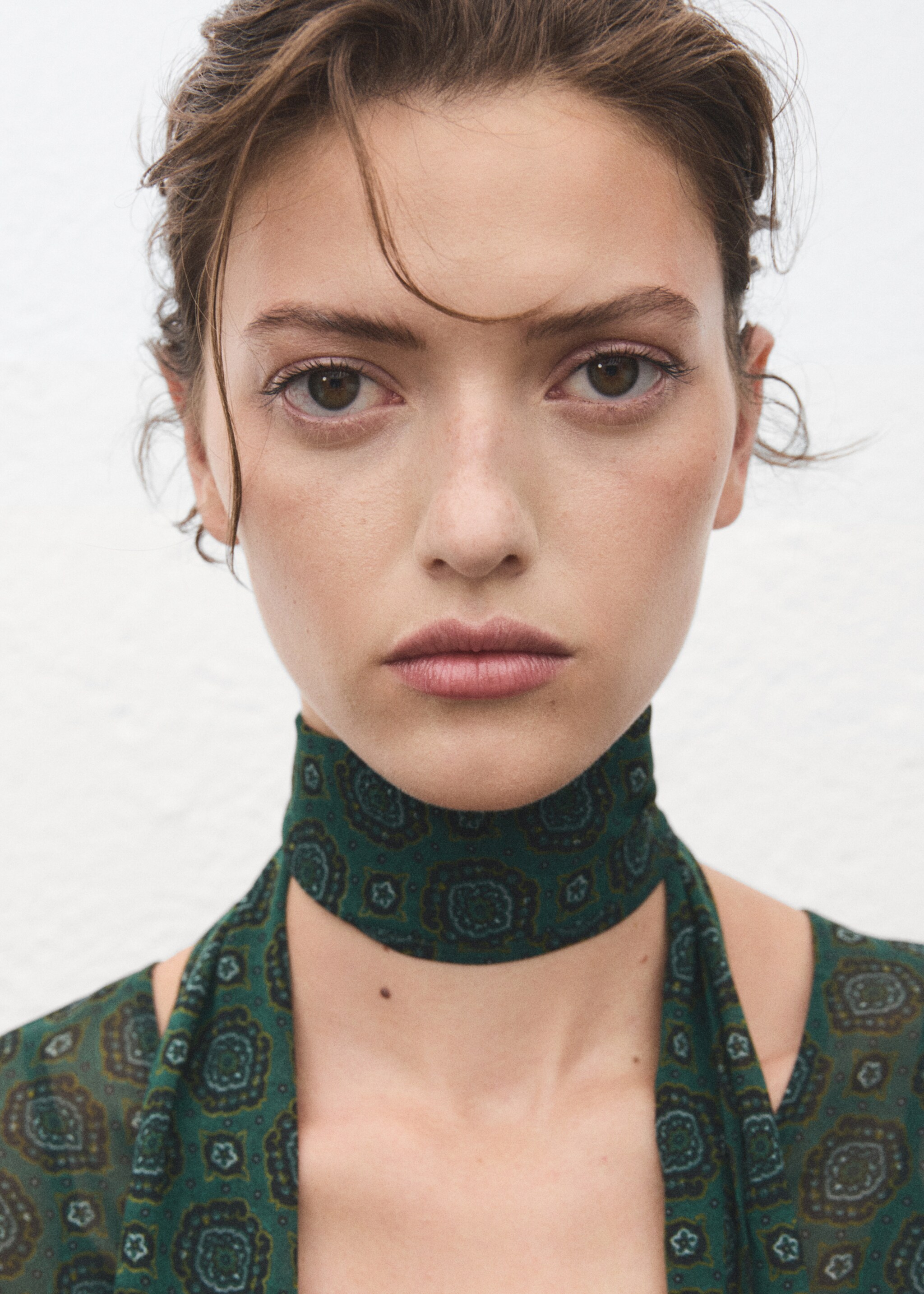 Printed dress with foulard - Details of the article 1, Green. Ref: 17015834-00.