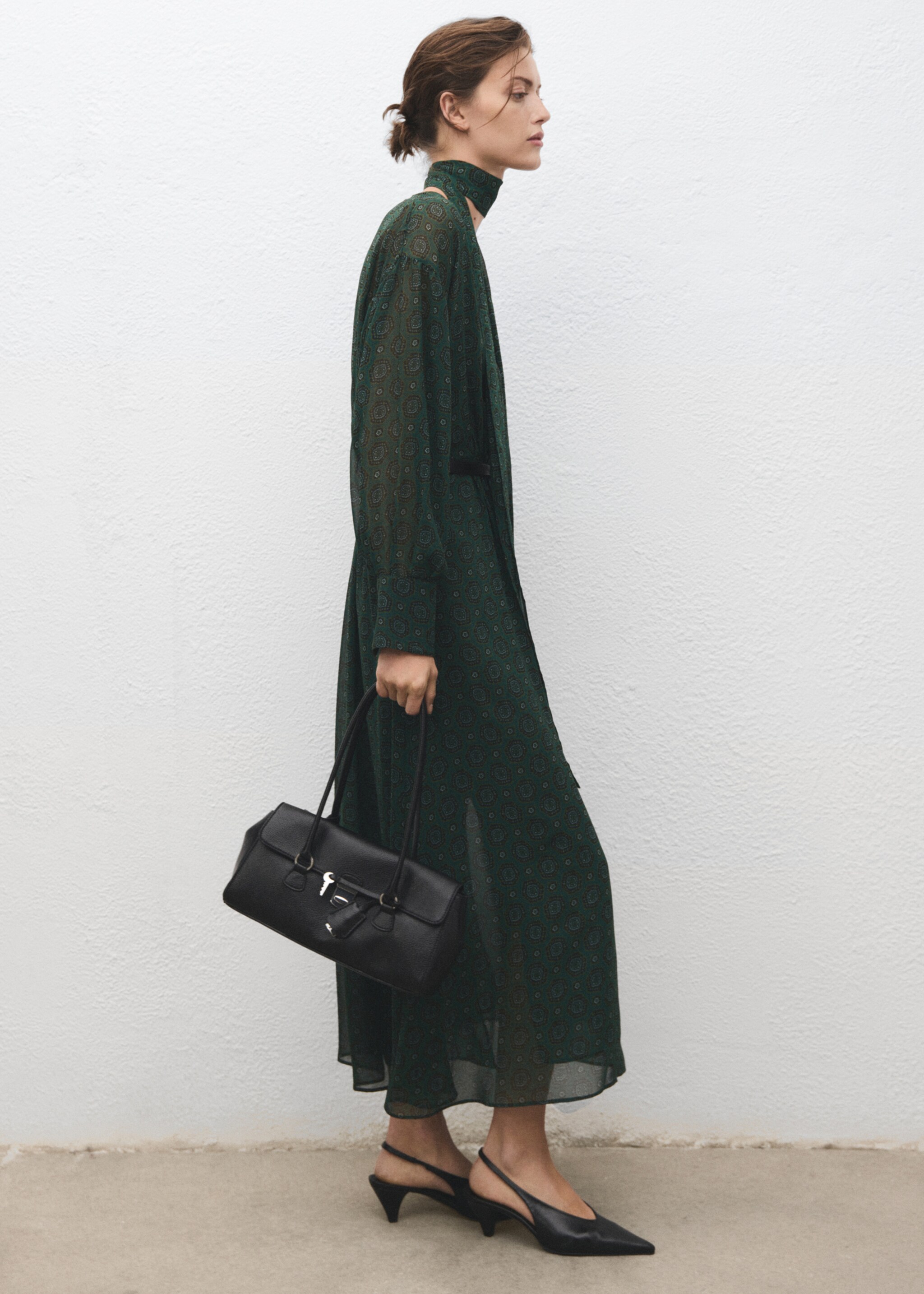 Printed dress with foulard - Details of the article 2, Green. Ref: 17015834-00.