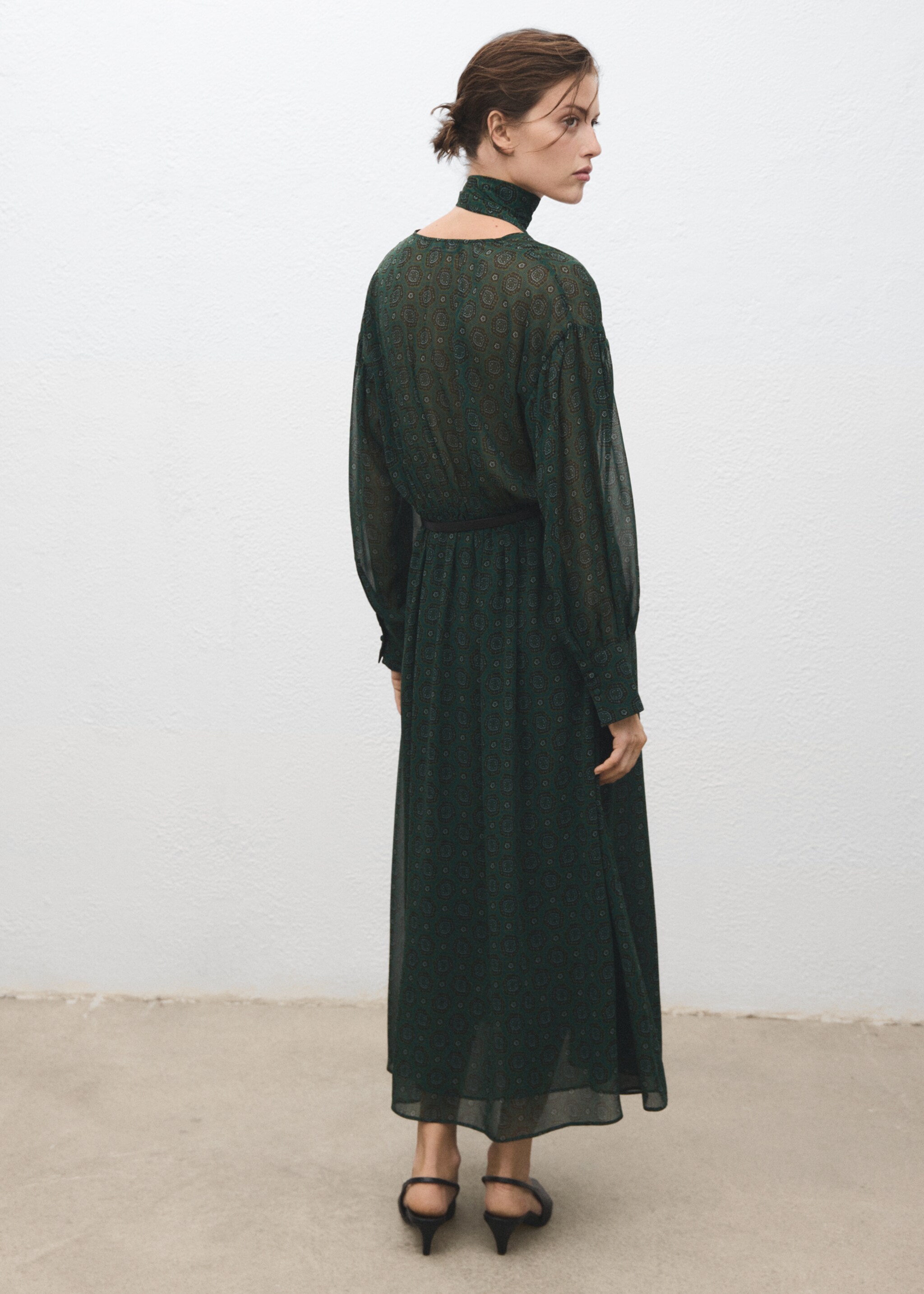 Printed dress with foulard - Reverse of the article, Green. Ref: 17015834-00.