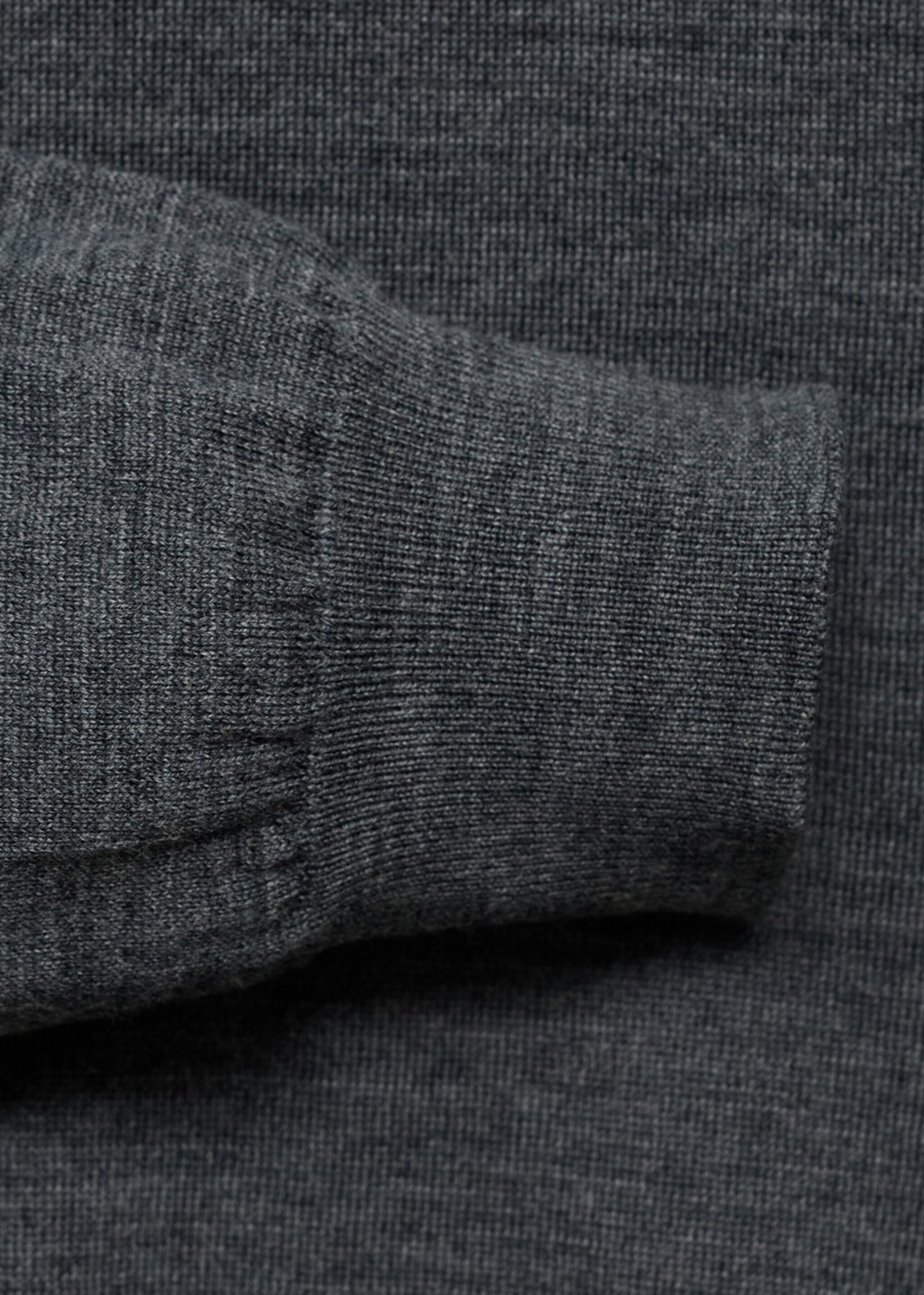 100% wool turtleneck sweater - Details of the article 0