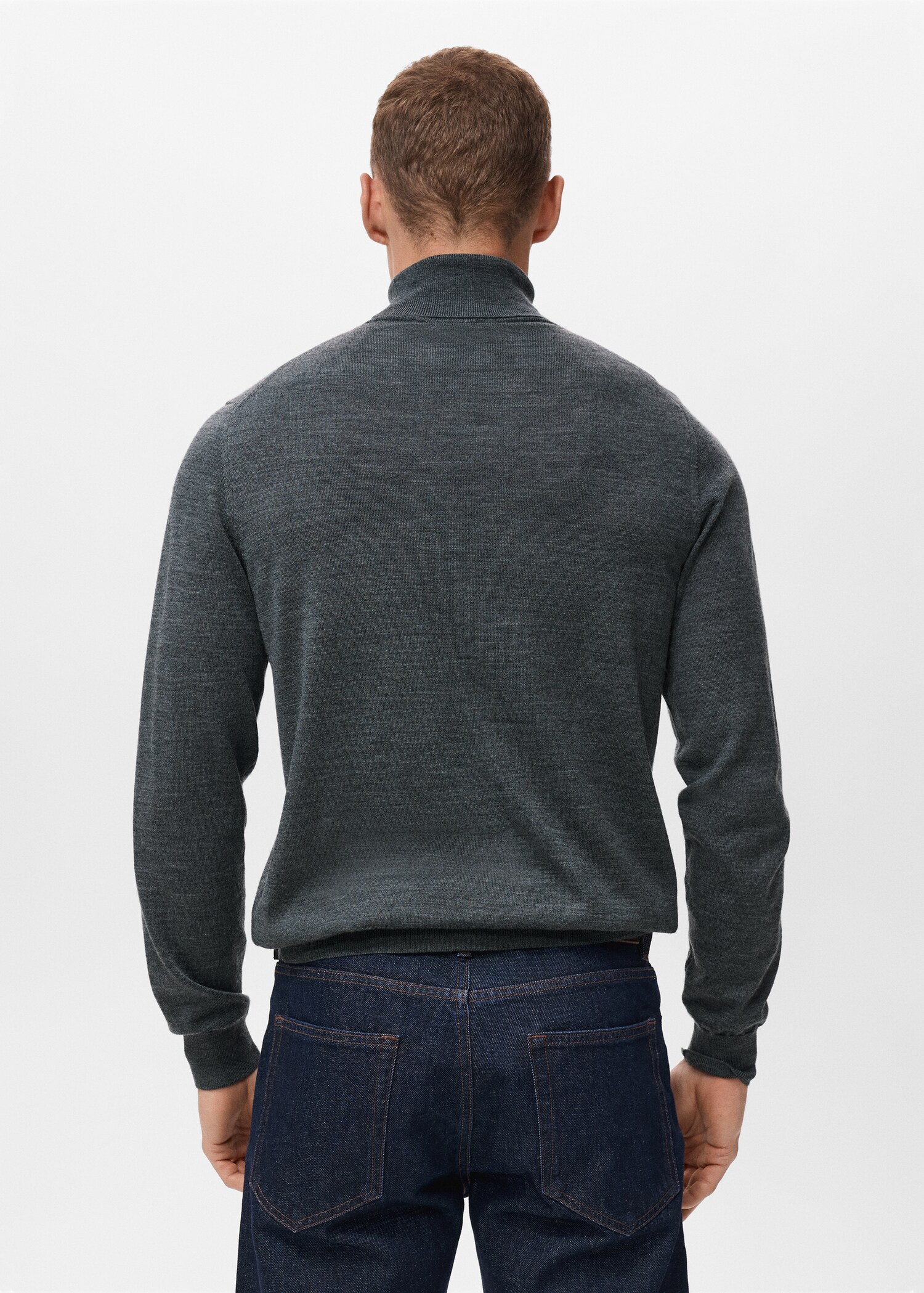 100% wool turtleneck sweater - Reverse of the article