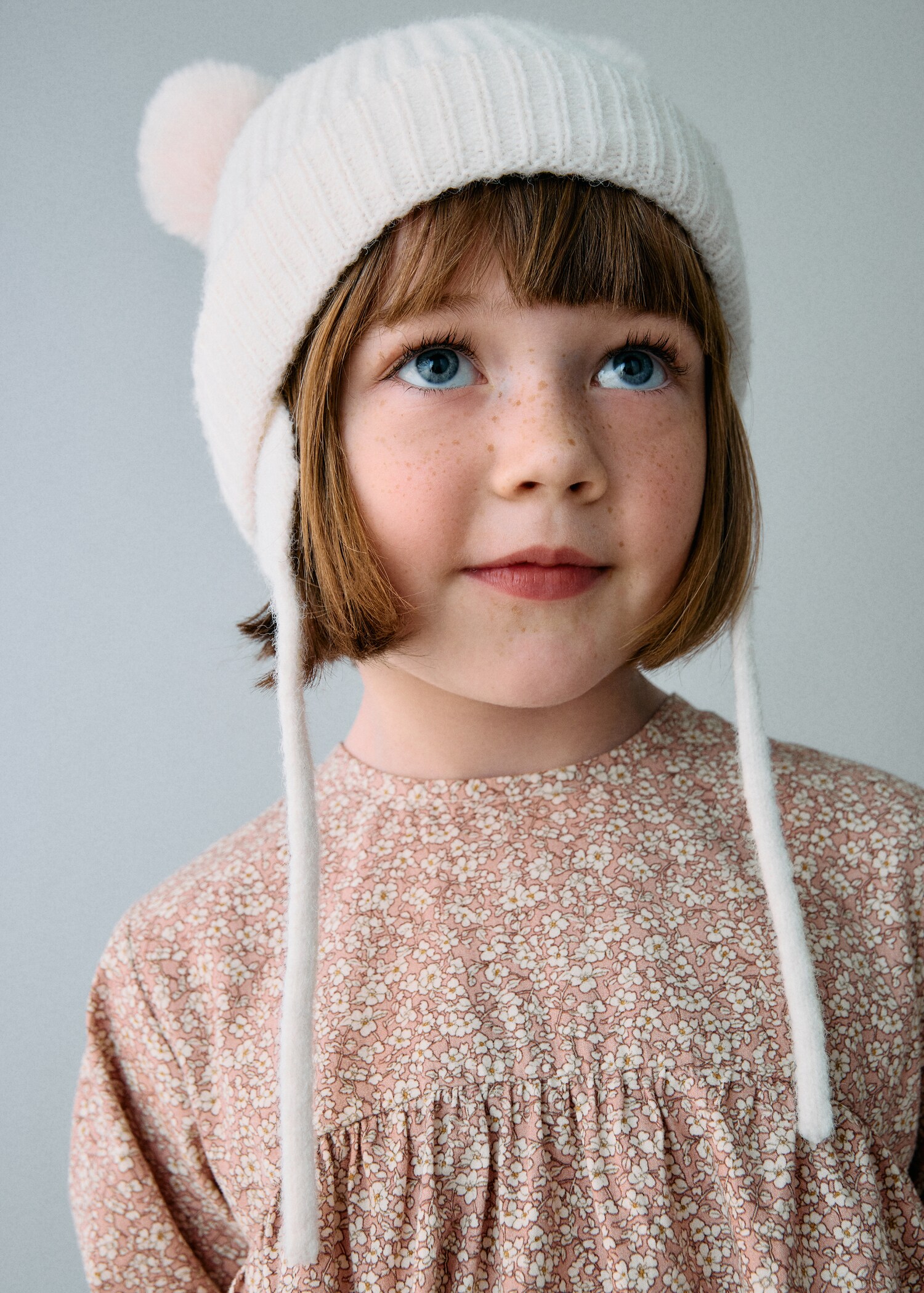 Knitted bobble hat - Details of the article 3