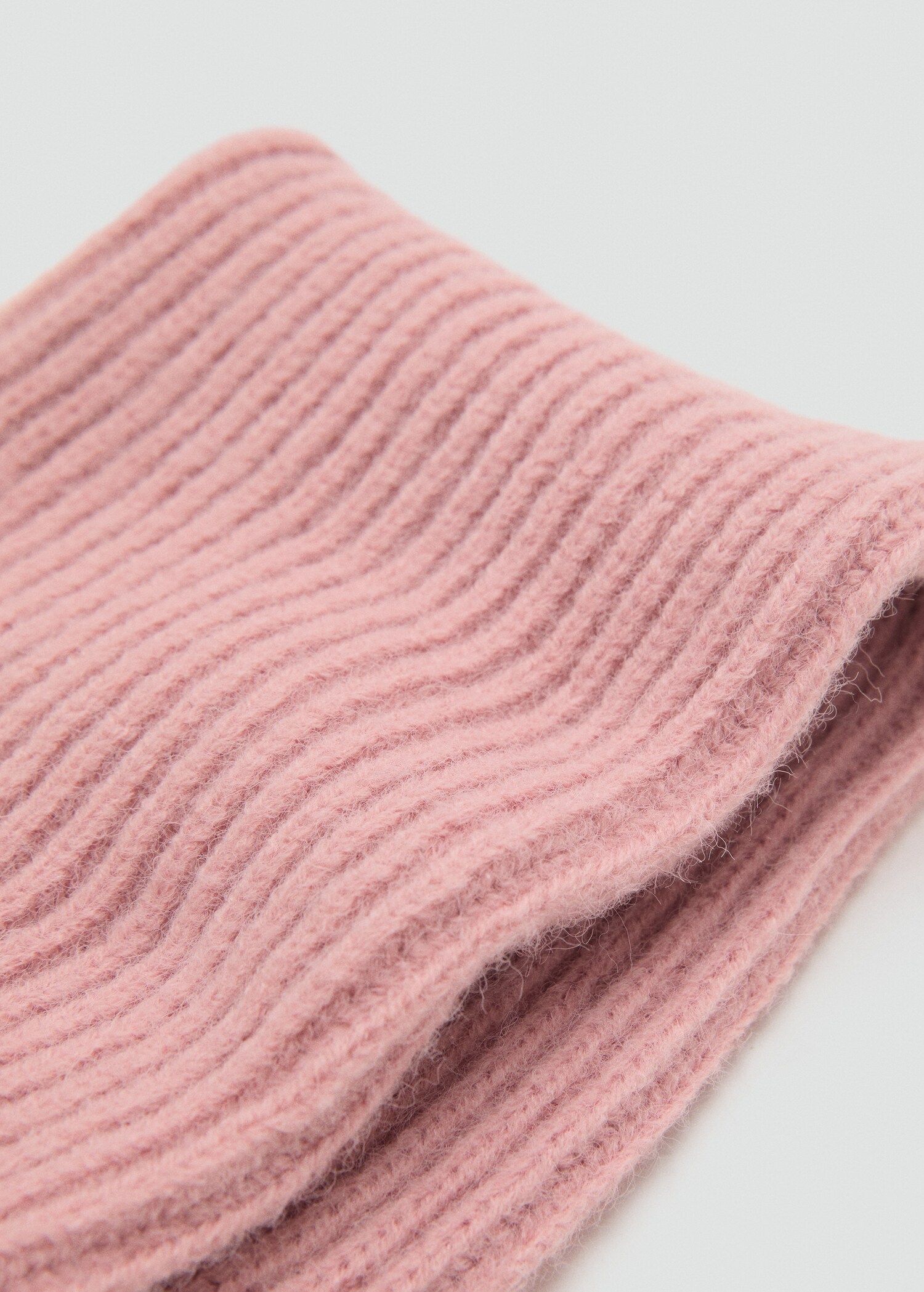 Scarf pomponps - Details of the article 1