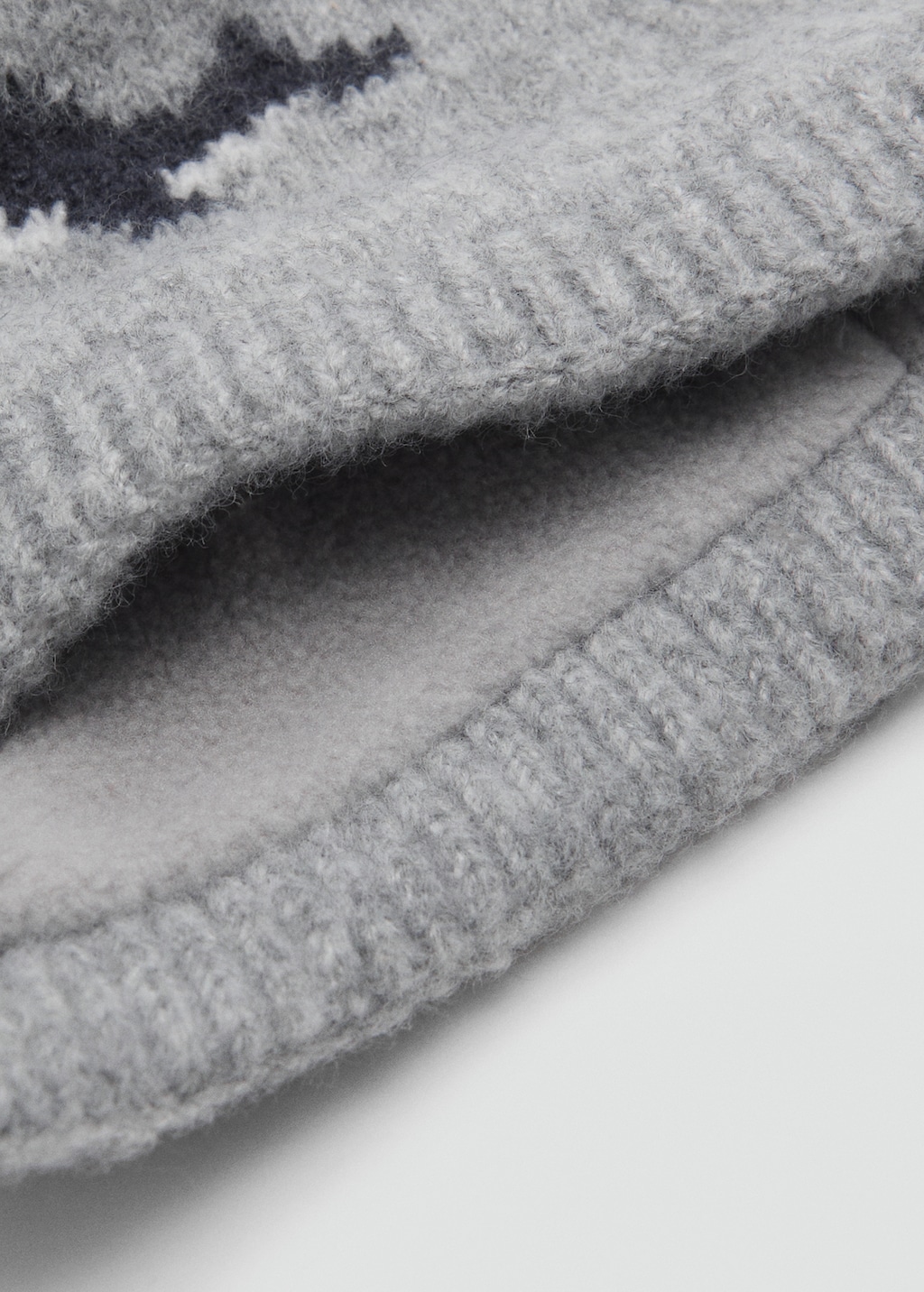 Knitted scarf with whale