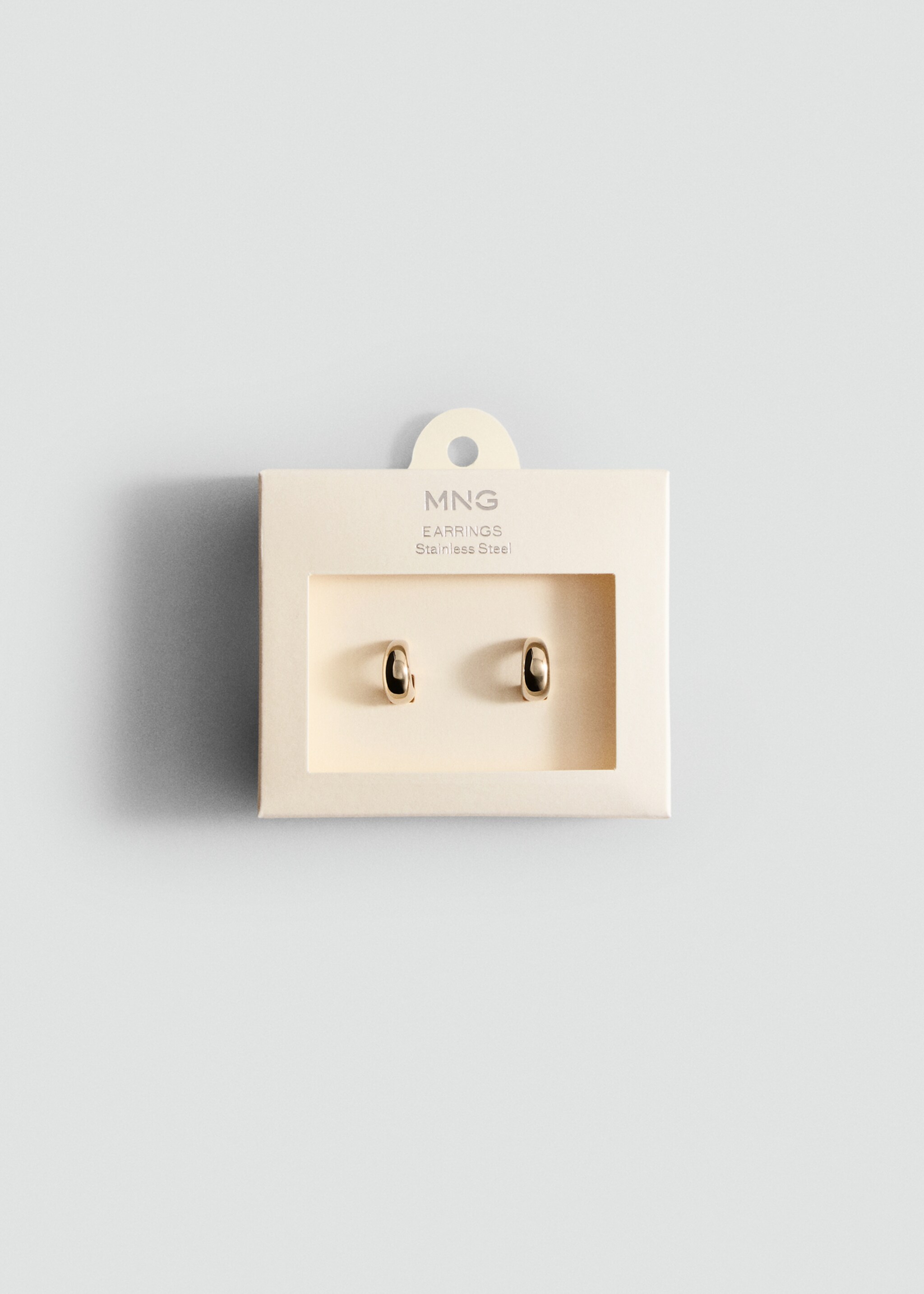 Stainless steel volume hoop earrings - Details of the article 2, Gold. Ref: 17015998-00.