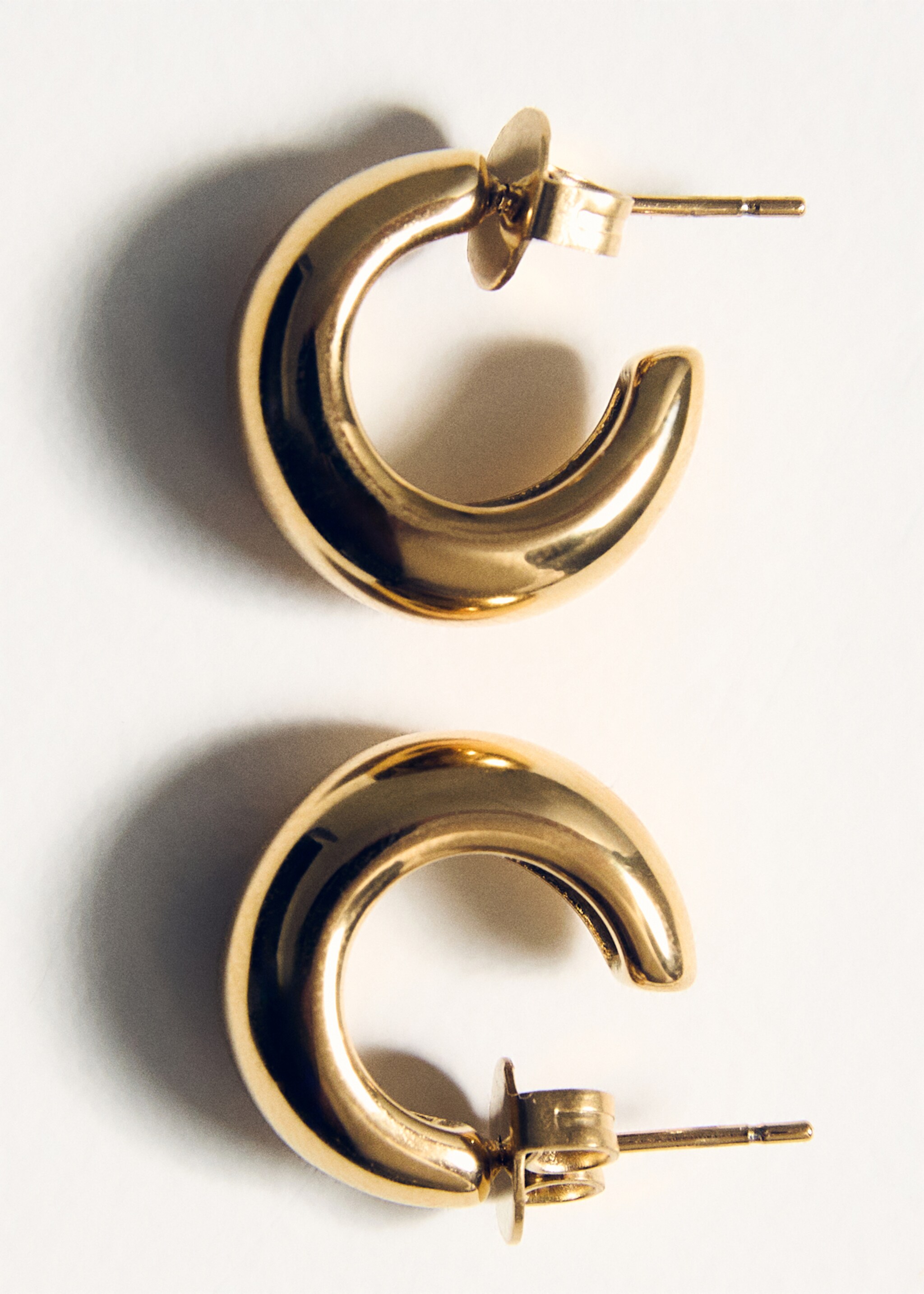 Stainless steel volume hoop earrings - Details of the article 5, Gold. Ref: 17015998-00.