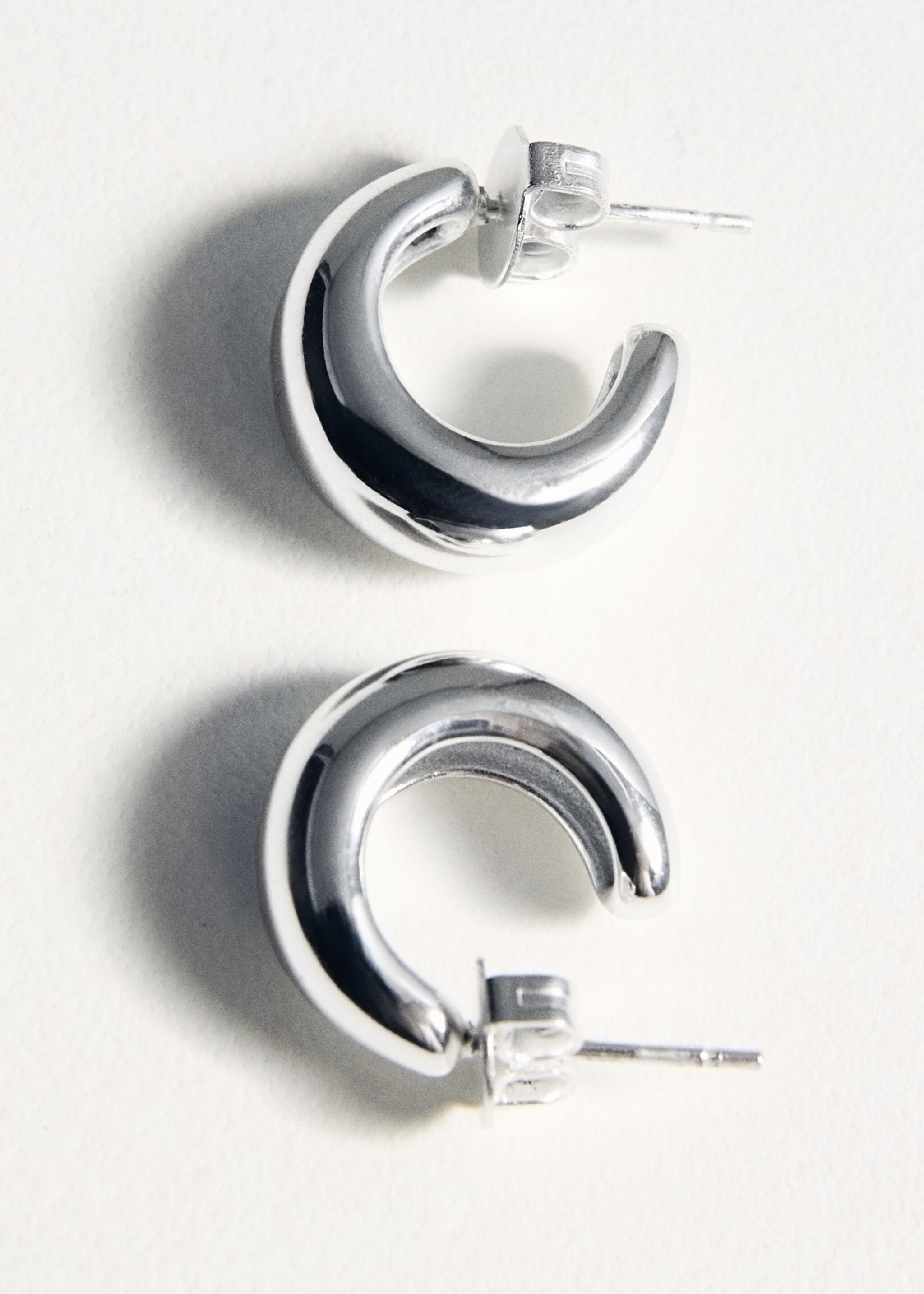 Stainless steel volume hoop earrings - Details of the article 5, Silver. Ref: 17015998-00.