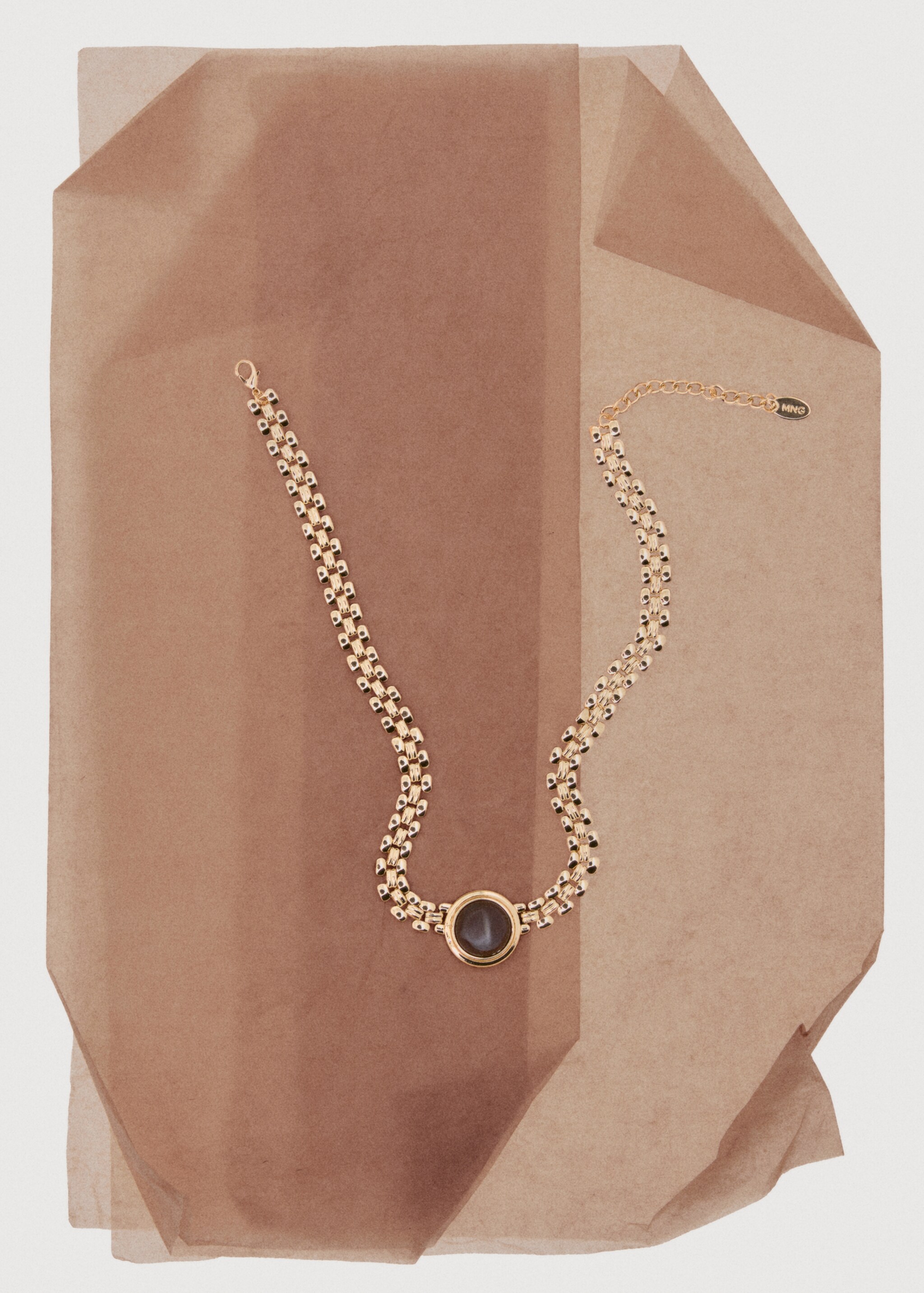 Kragen mit Resin-Applikation - Detail des Artikels 7, Gold. Ref: 17016003-00.