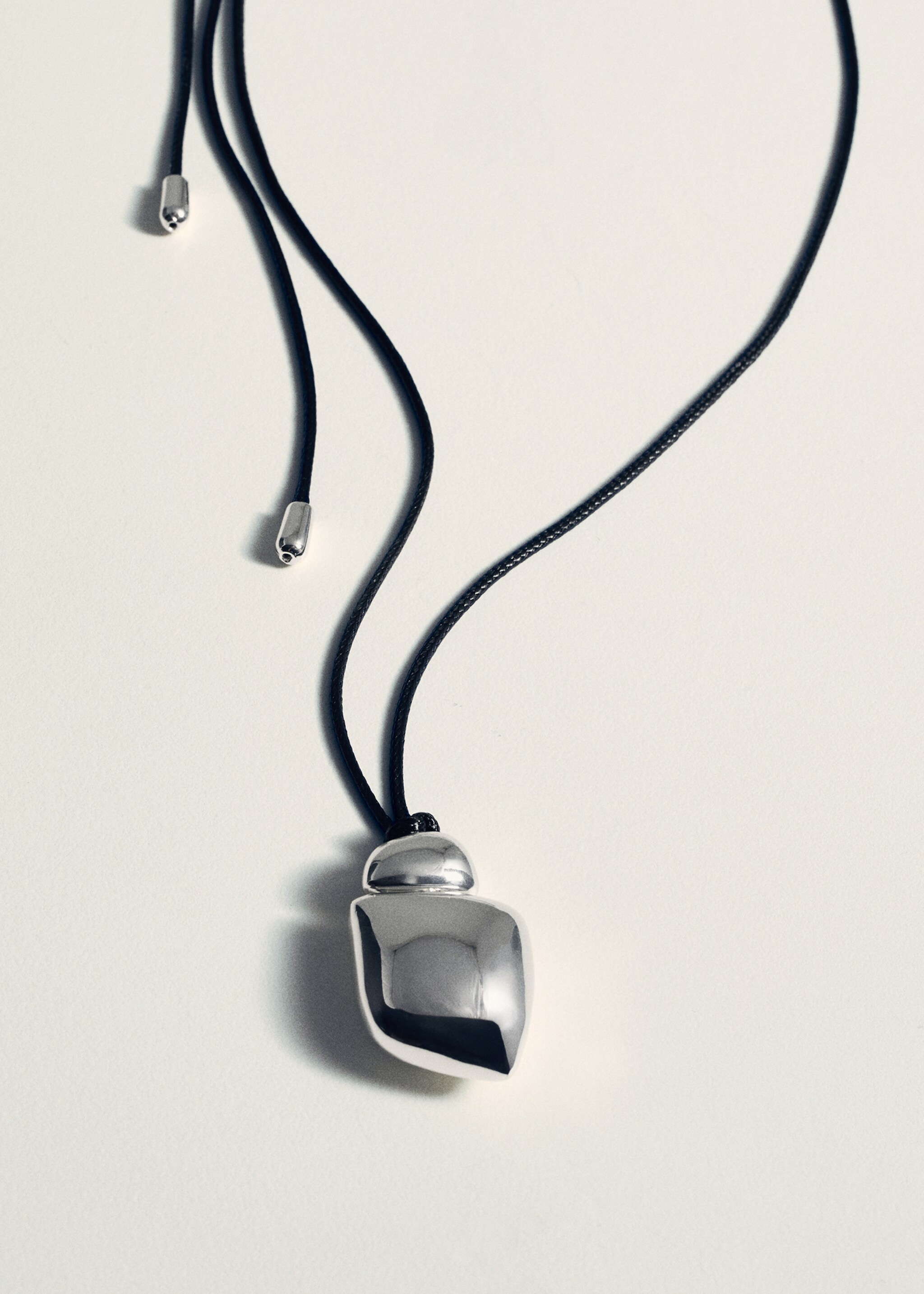 Metal pendant necklace - Details of the article 5, Silver. Ref: 17016004-00.