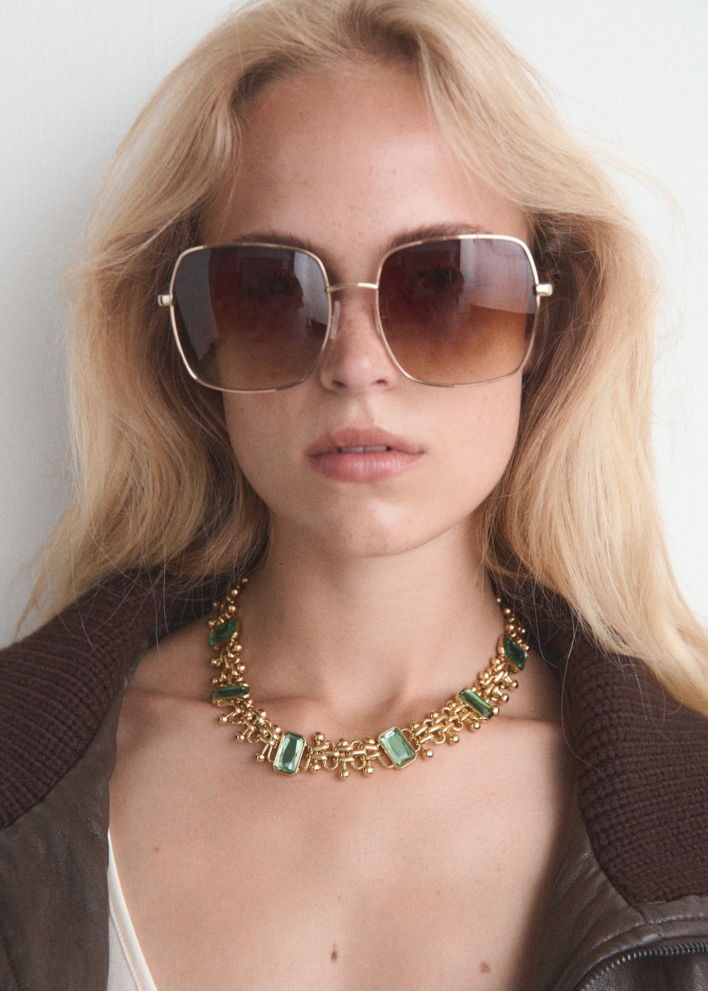 Beaded resin chain link necklace