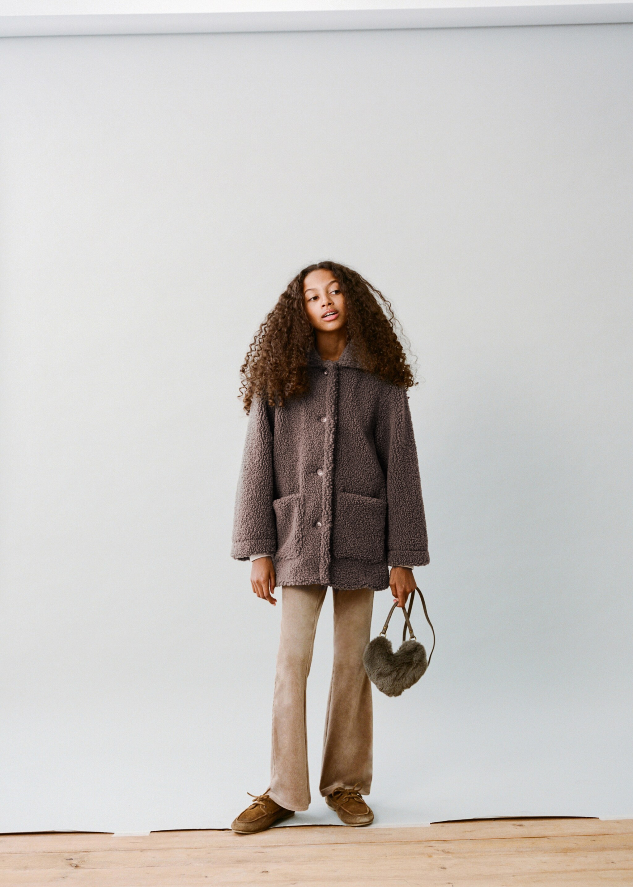 Shearling-effect coat - Details of the article 6, Brown. Ref: 17016331-00.