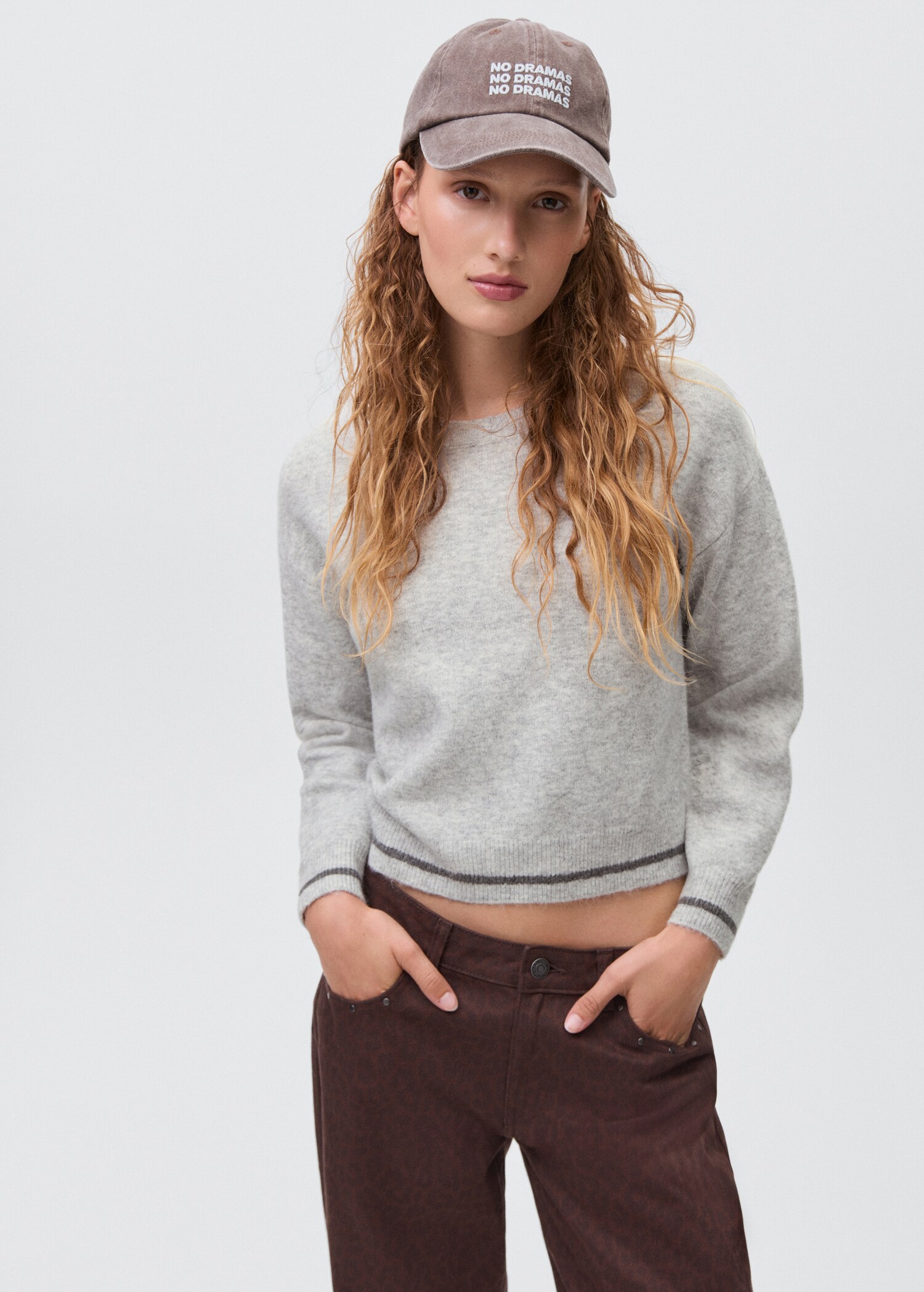 Pull-over brodé maille - Plan moyen