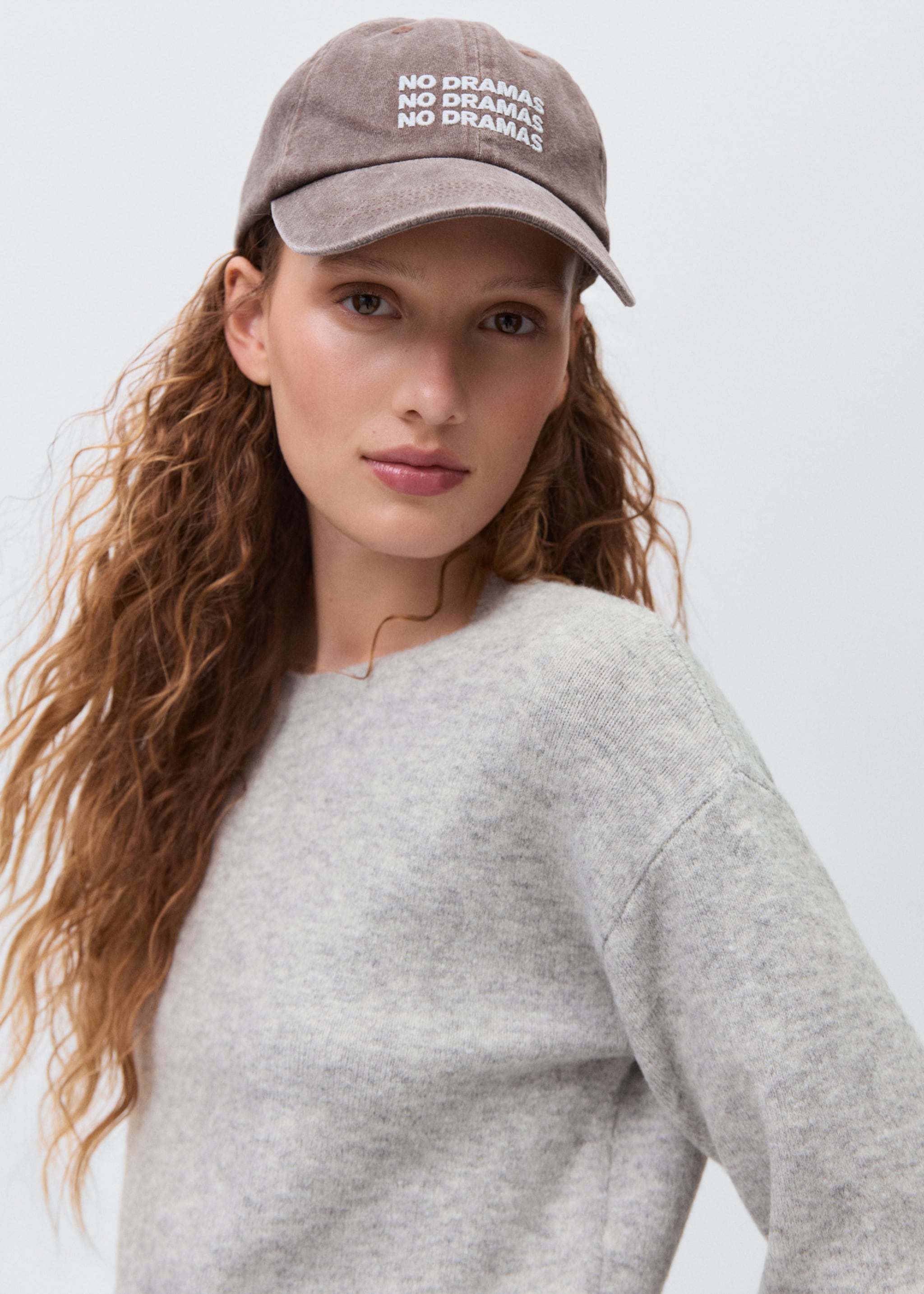 Knit embroidered sweater - Details of the article 1, Light Heather Grey. Ref: 17016336-00.