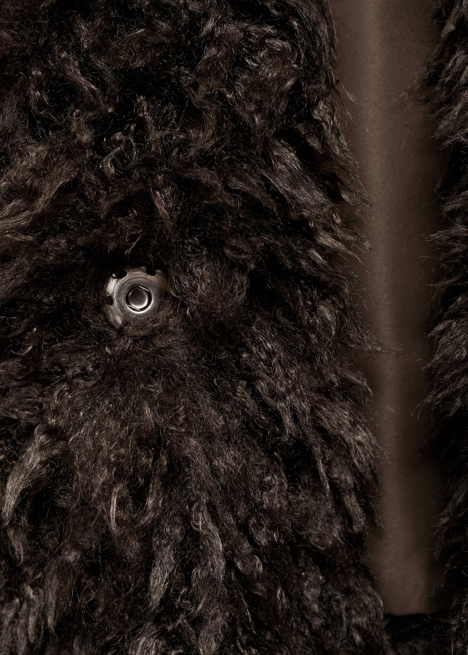 Short fur effect coat - Details of the article 0