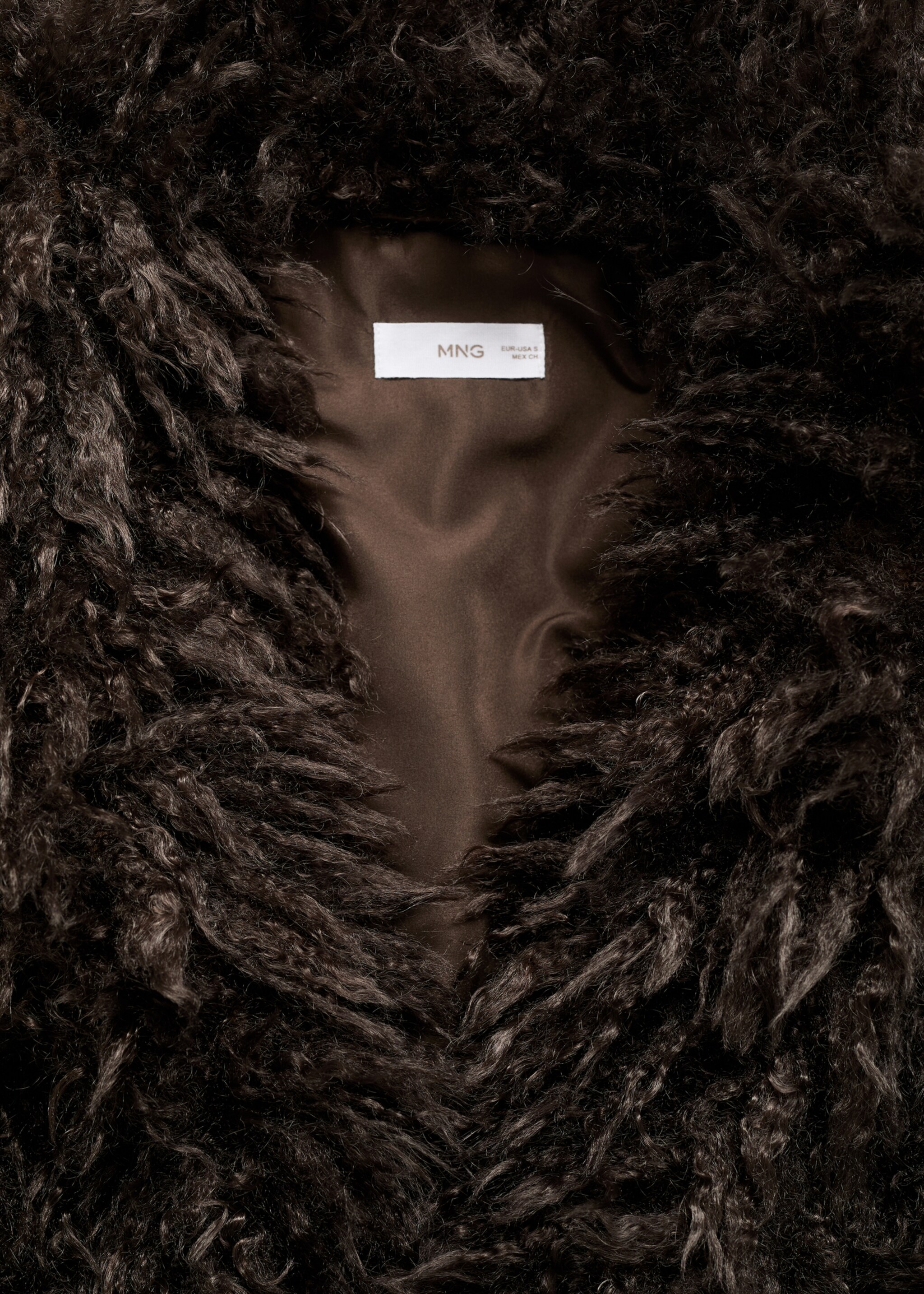 Short fur effect coat - Details of the article 8, Brown. Ref: 17016337-00.
