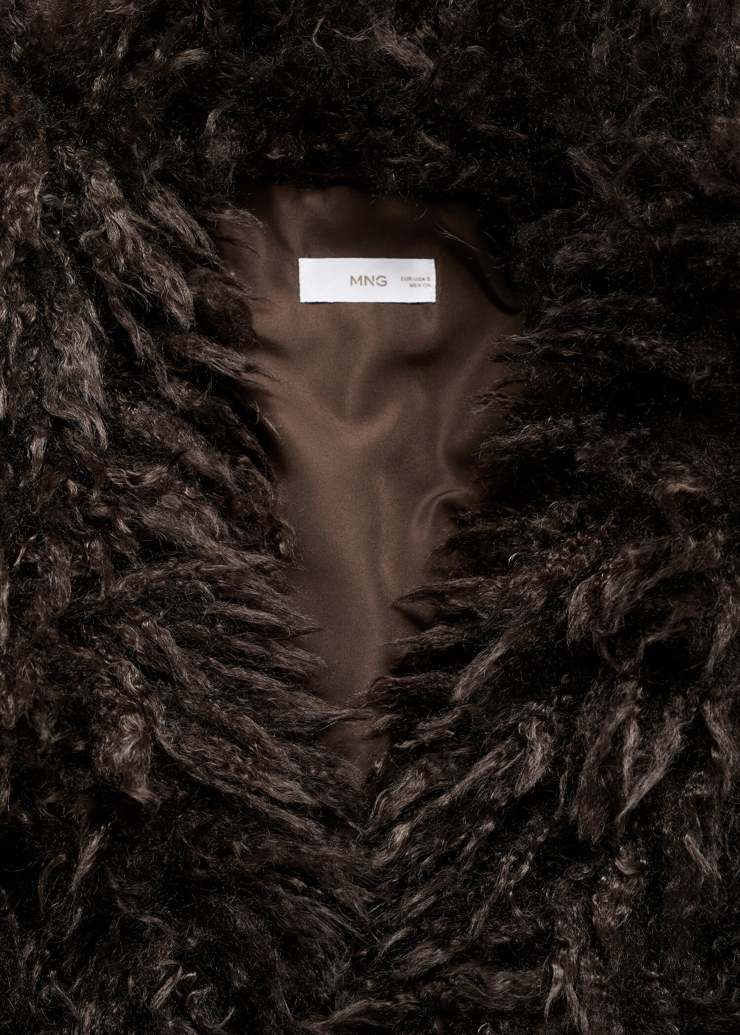 Short fur effect coat - Details of the article 8