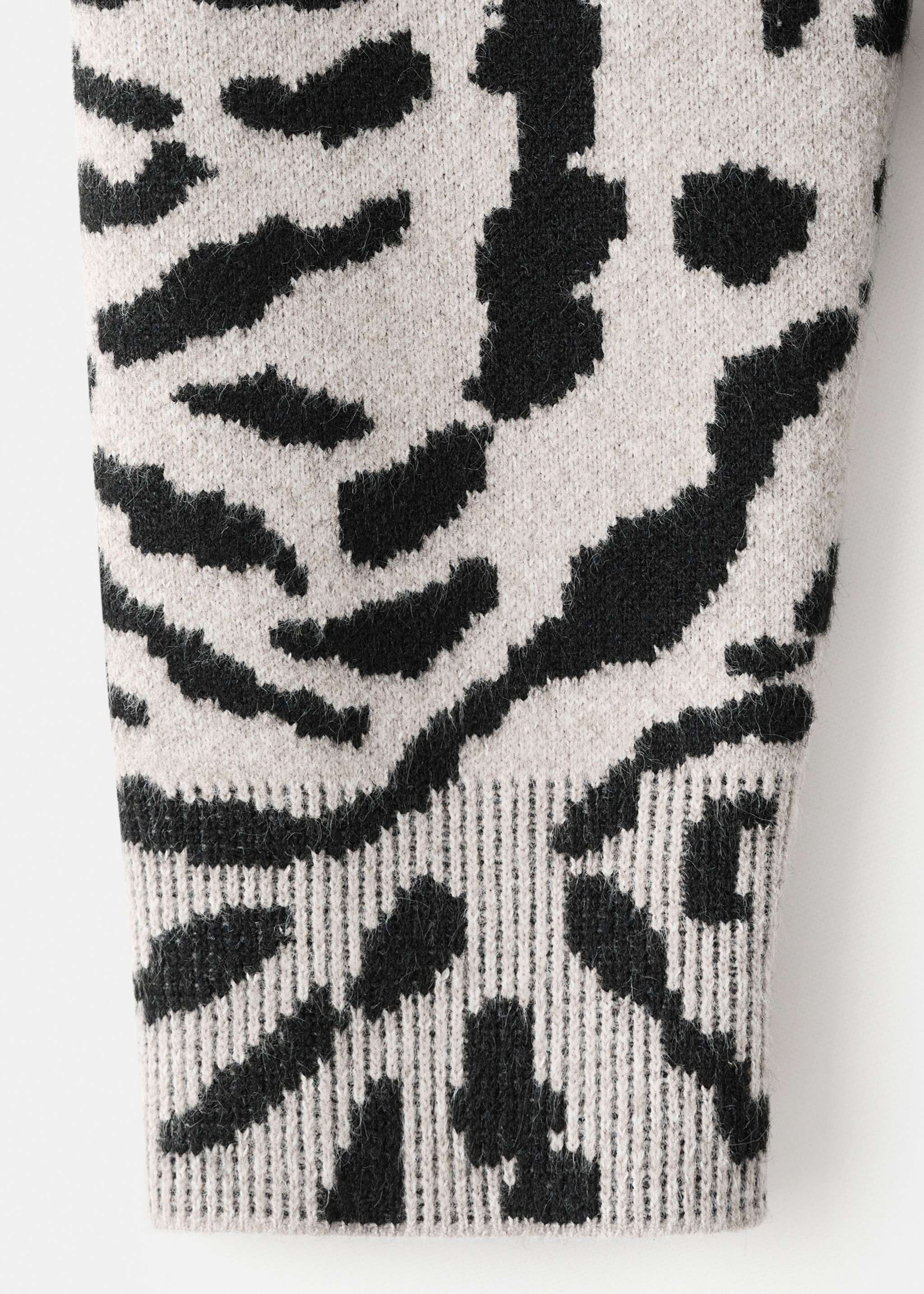 Animal-print knitted sweater - Details of the article 0, Medium Brown. Ref: 17016350-00.