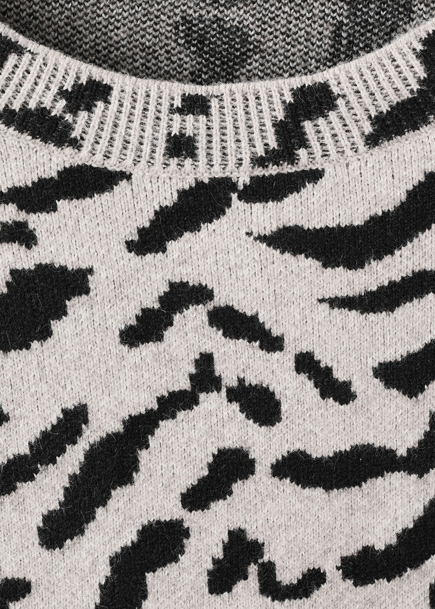 Jersey punto animal print - Detalle del artículo 8