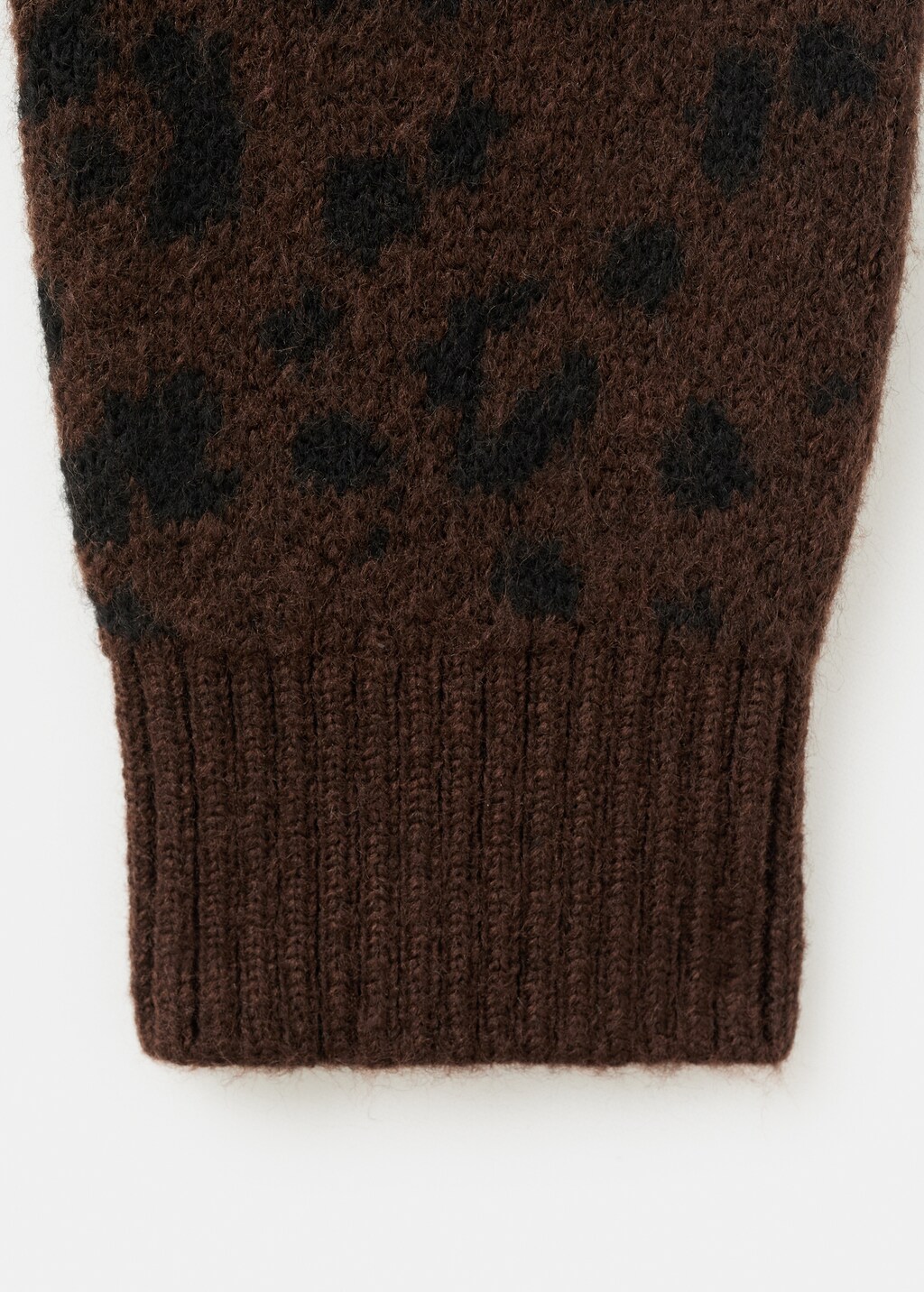 Leopard pattern sweater