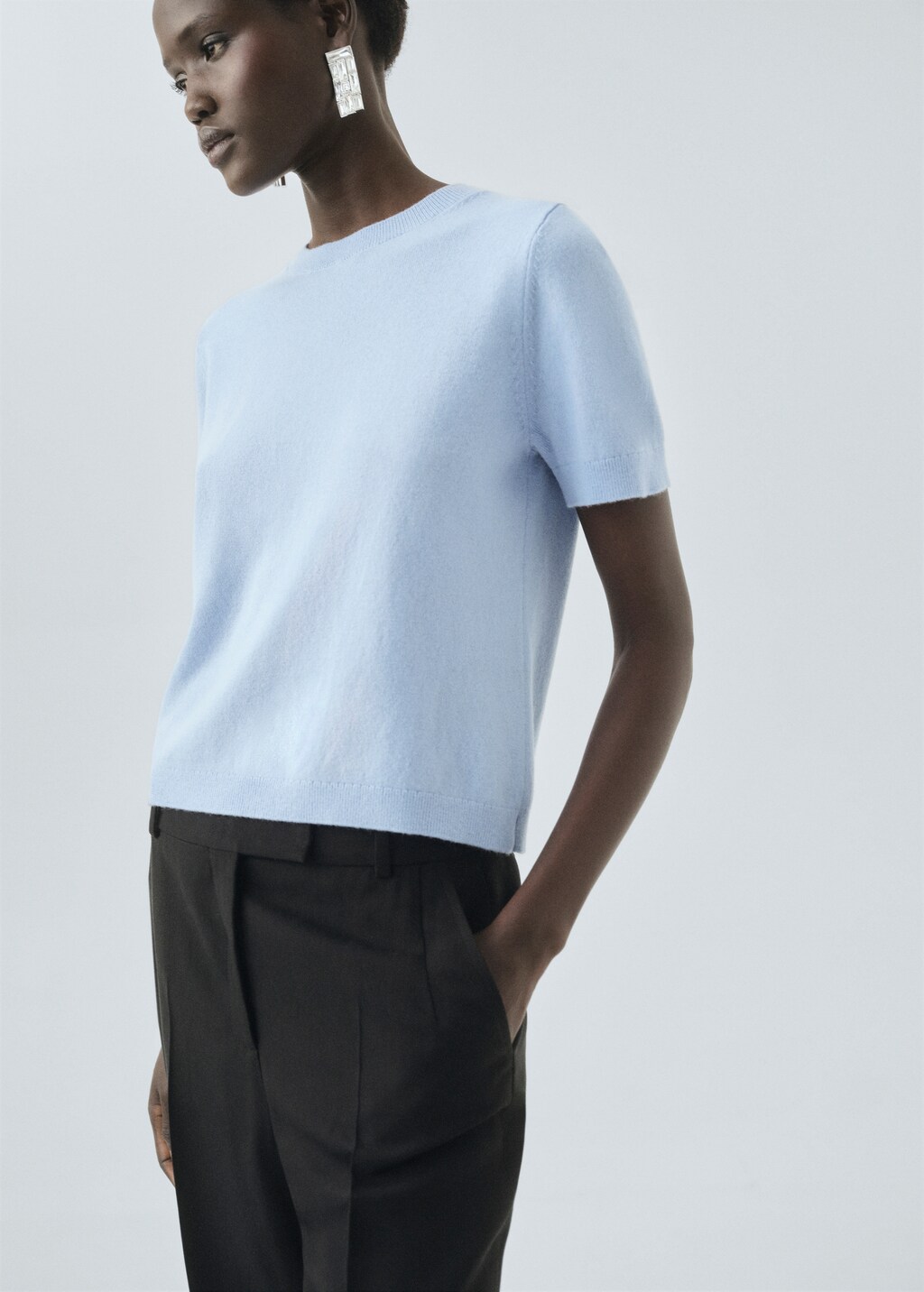 Short-sleeved wool sweater