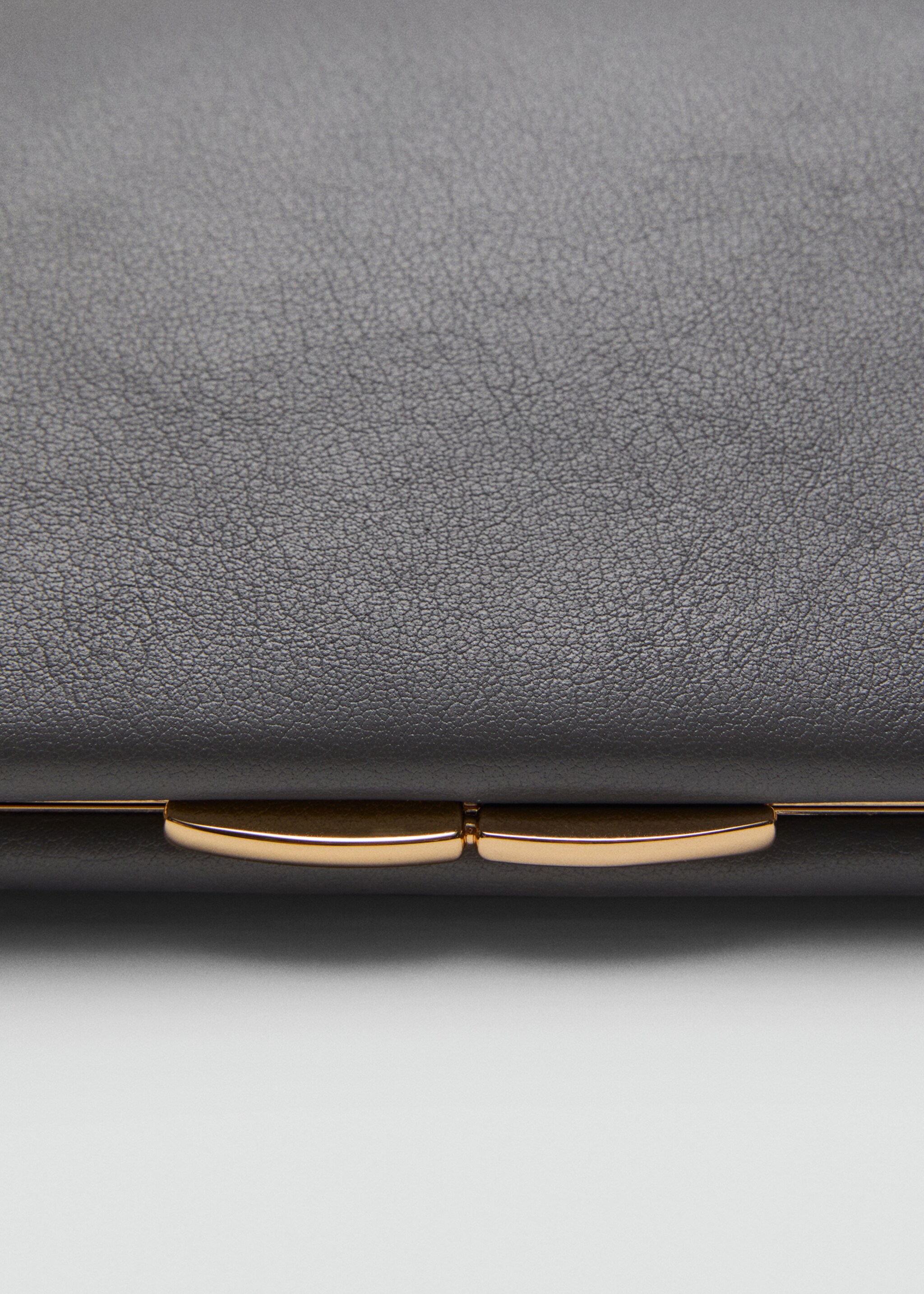 100% leather clutch - Details of the article 1, Grey. Ref: 17016359-00.