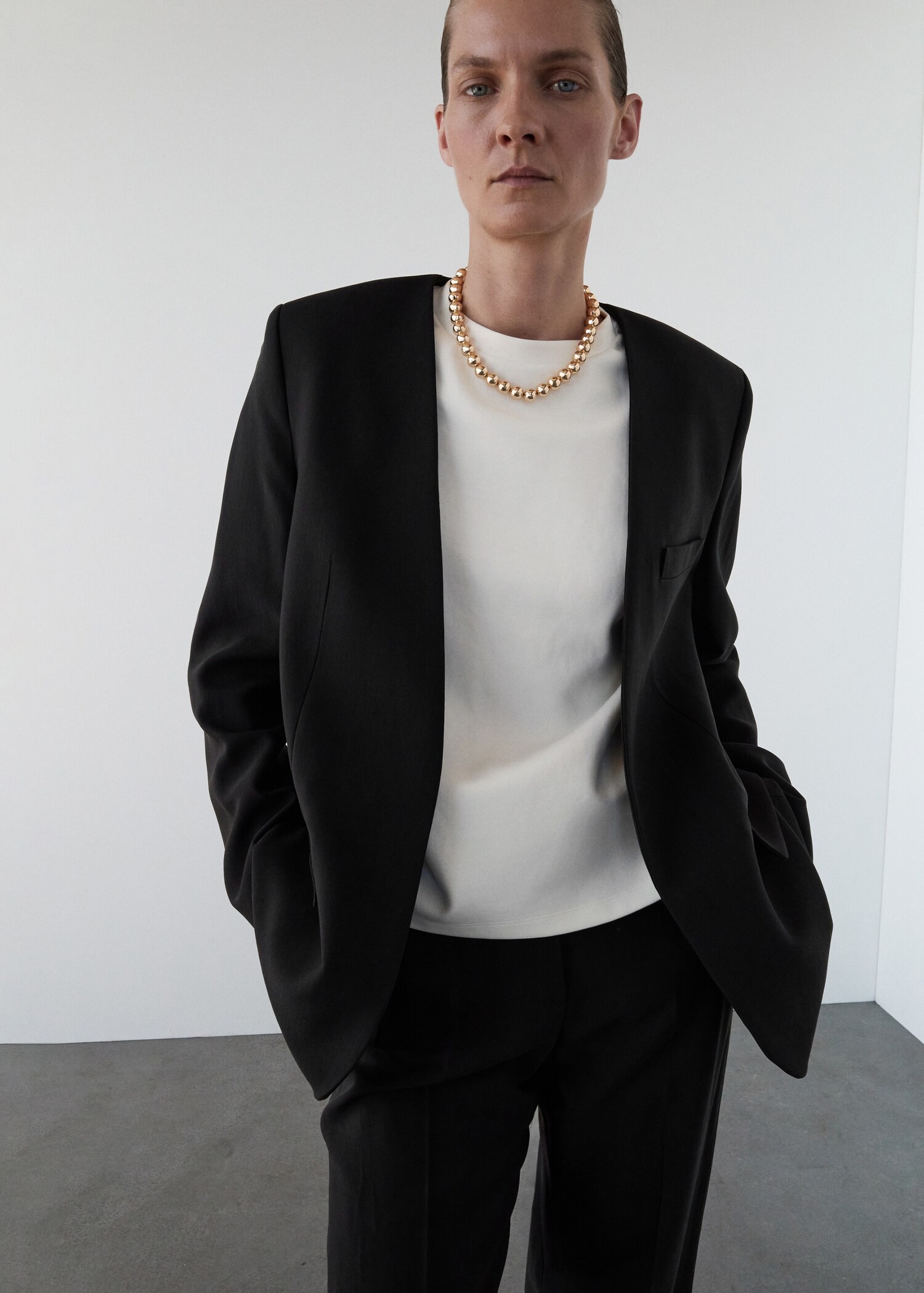 Pantalon de tailleur droit - Plan moyen