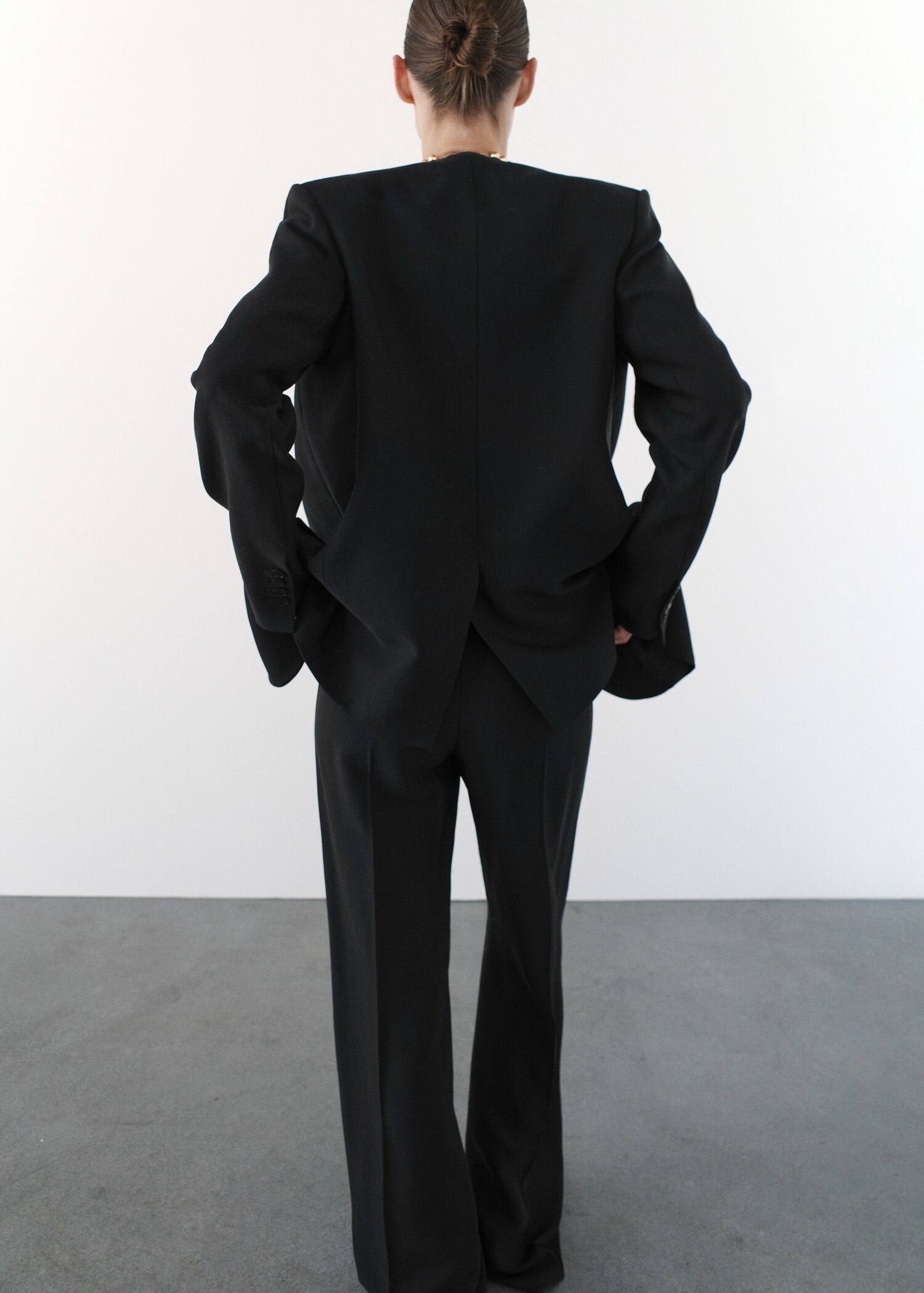 Pantalon de tailleur droit - Verso de l’article