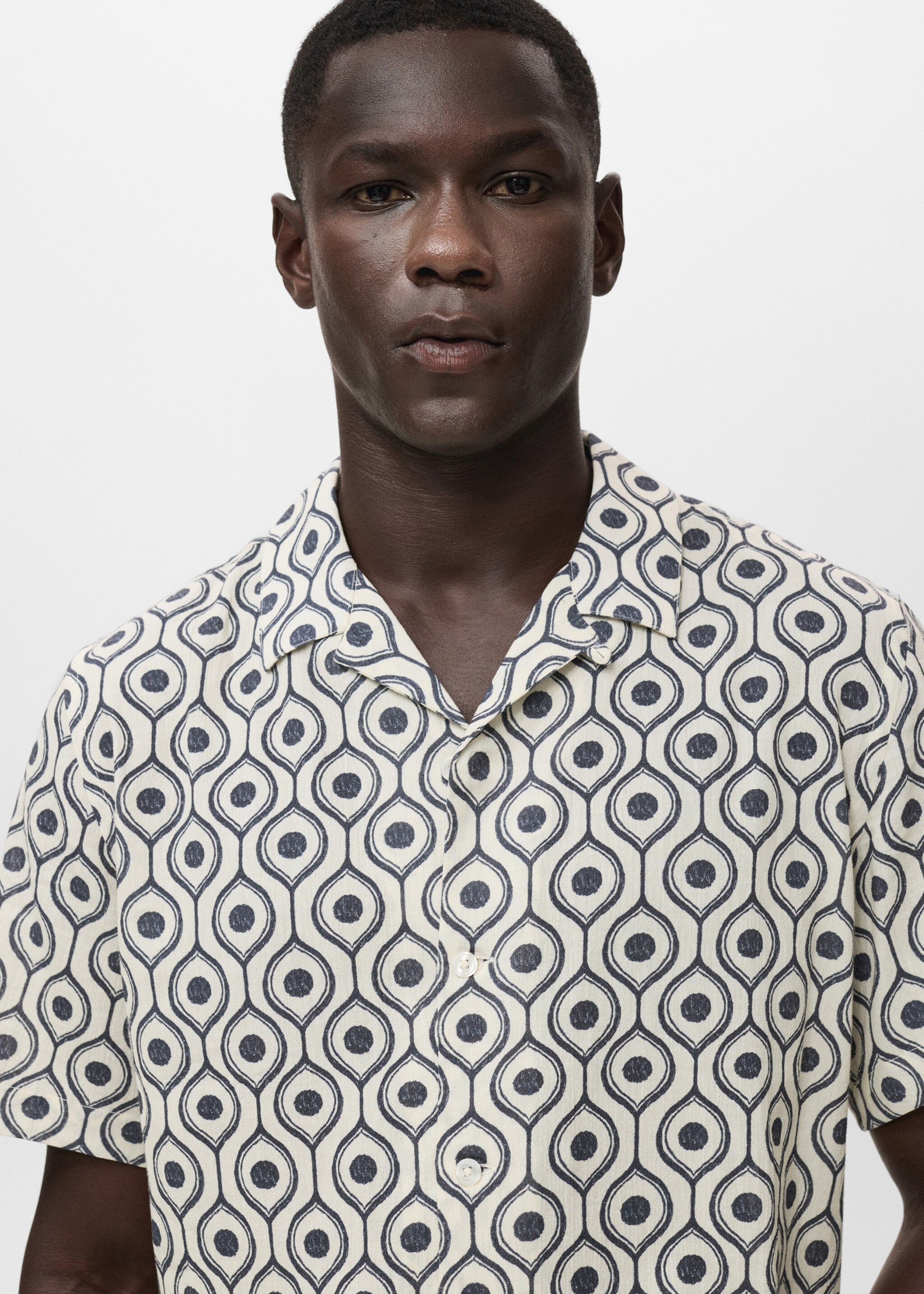 Camisa estampada relaxed fit - Detalle del artículo 1, Azul marino. Ref: 17016741-00.