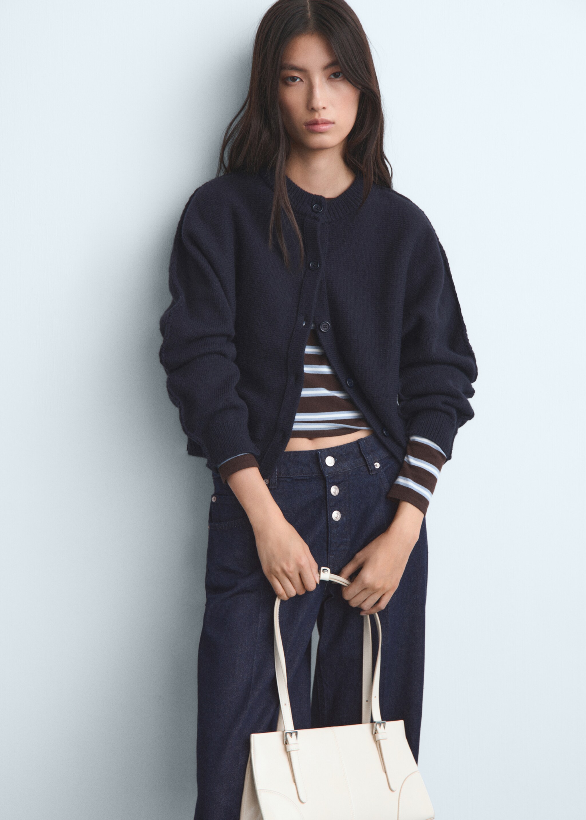 Low-rise straight-leg jeans with buttons - Details of the article 1, Open Blue. Ref: 17016745-00.