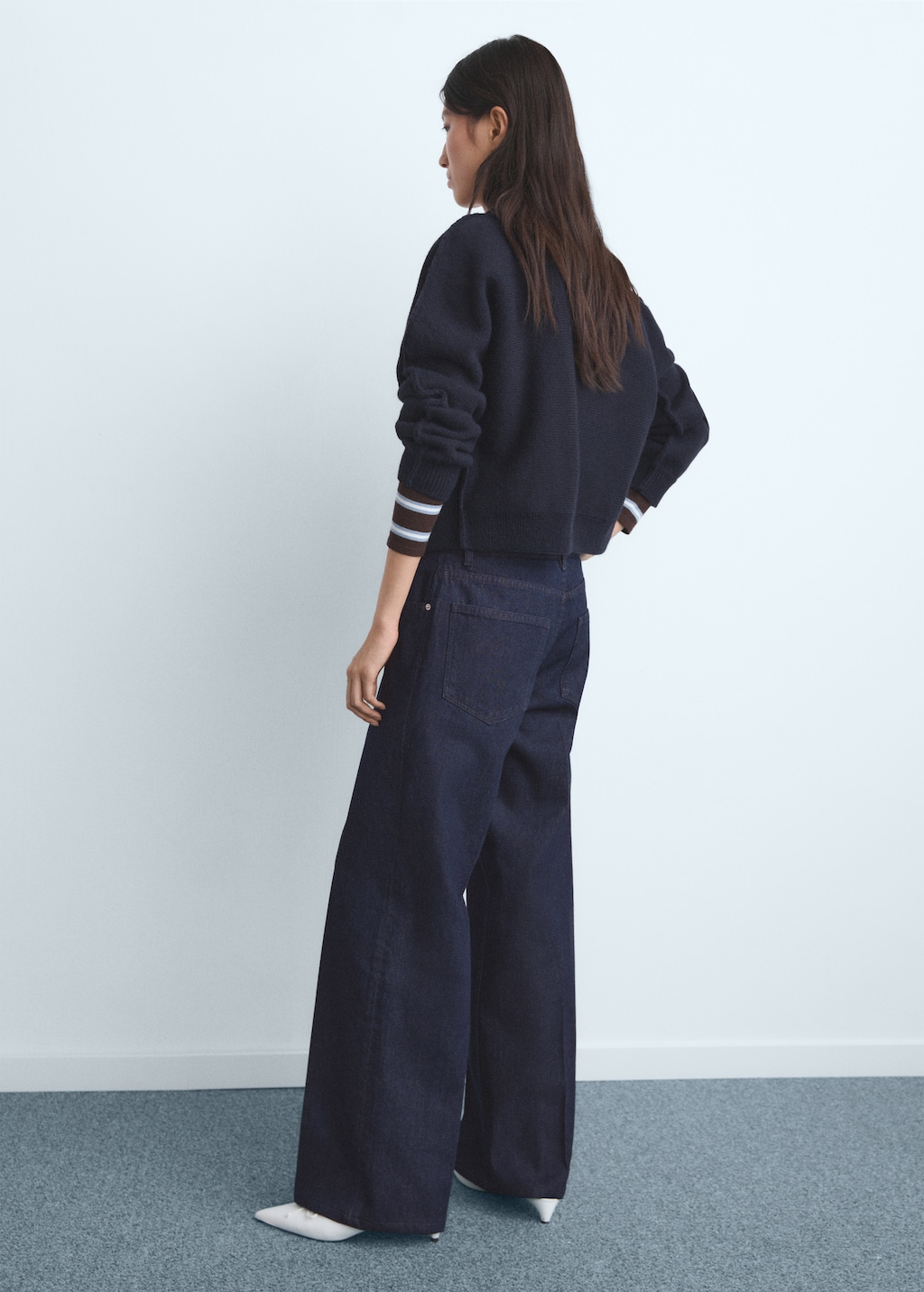 Low-rise straight-leg jeans with buttons