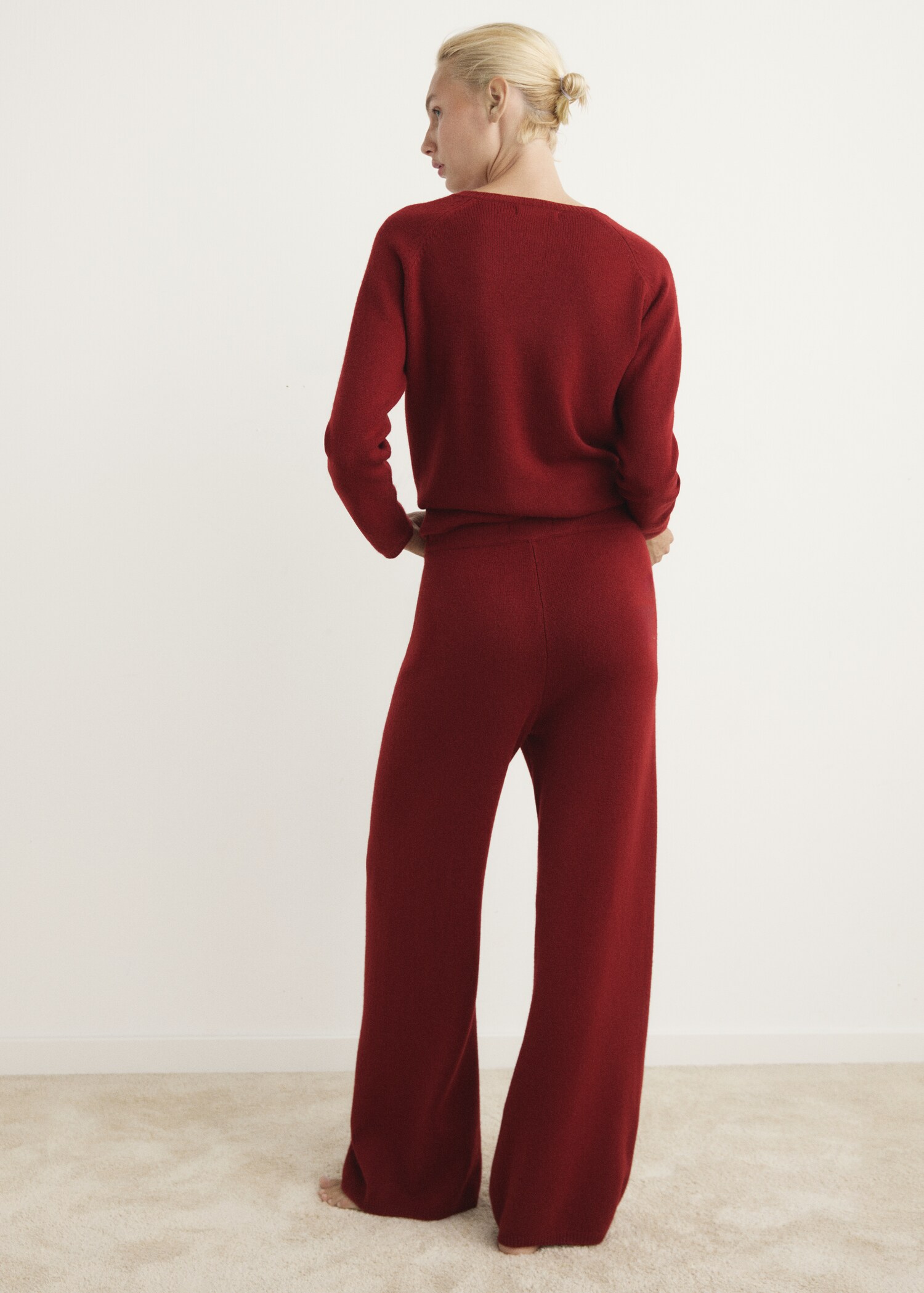 Thick cashmere trousers - Reverse of the article