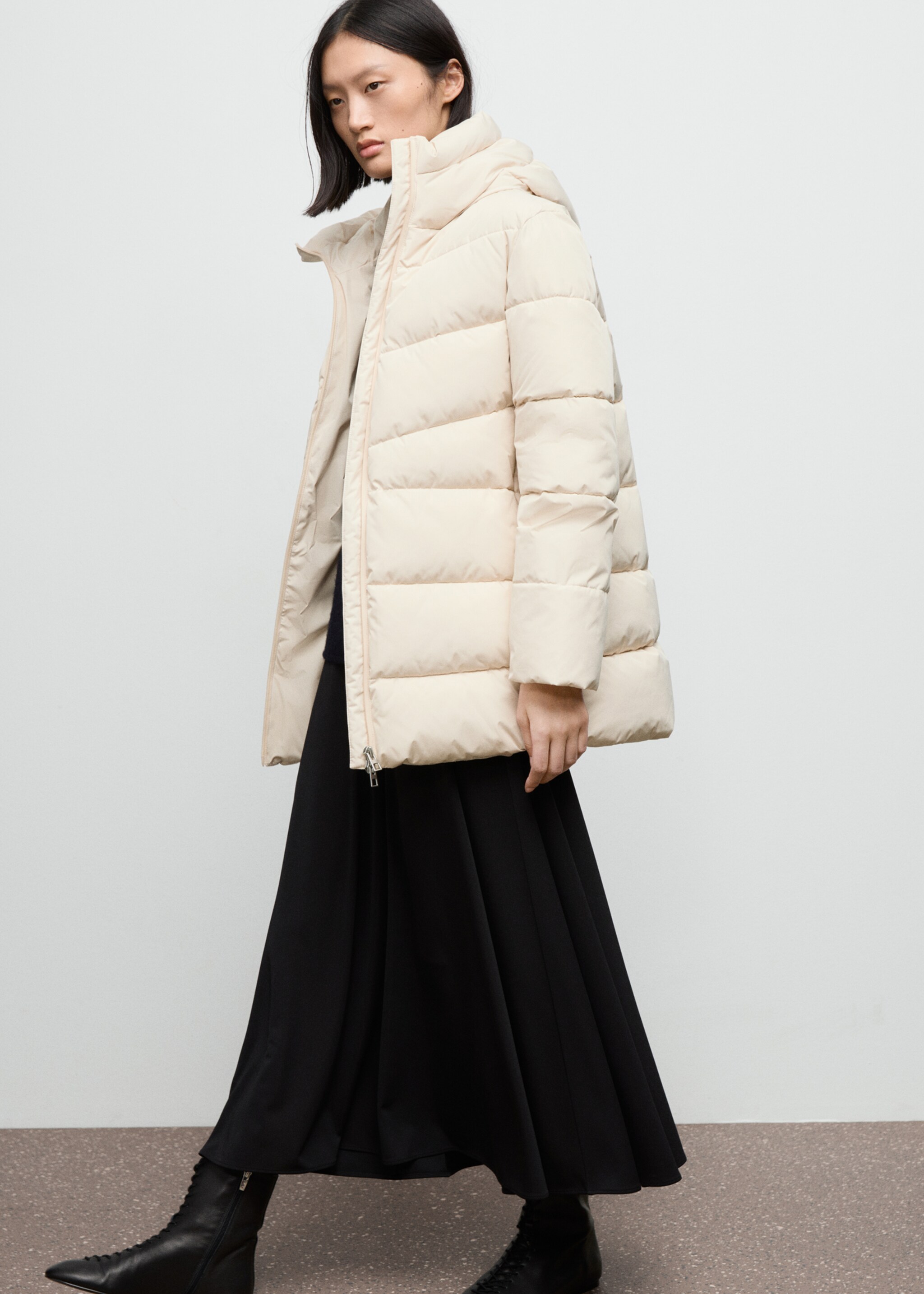 Hood quilted coat - Details of the article 2, Off White. Ref: 17017763-00.