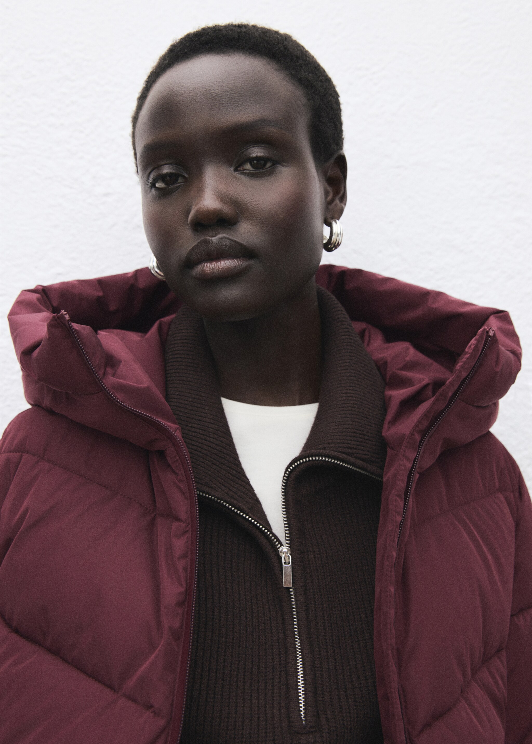 Hood quilted coat - Details of the article 1, Maroon. Ref: 17017763-00.