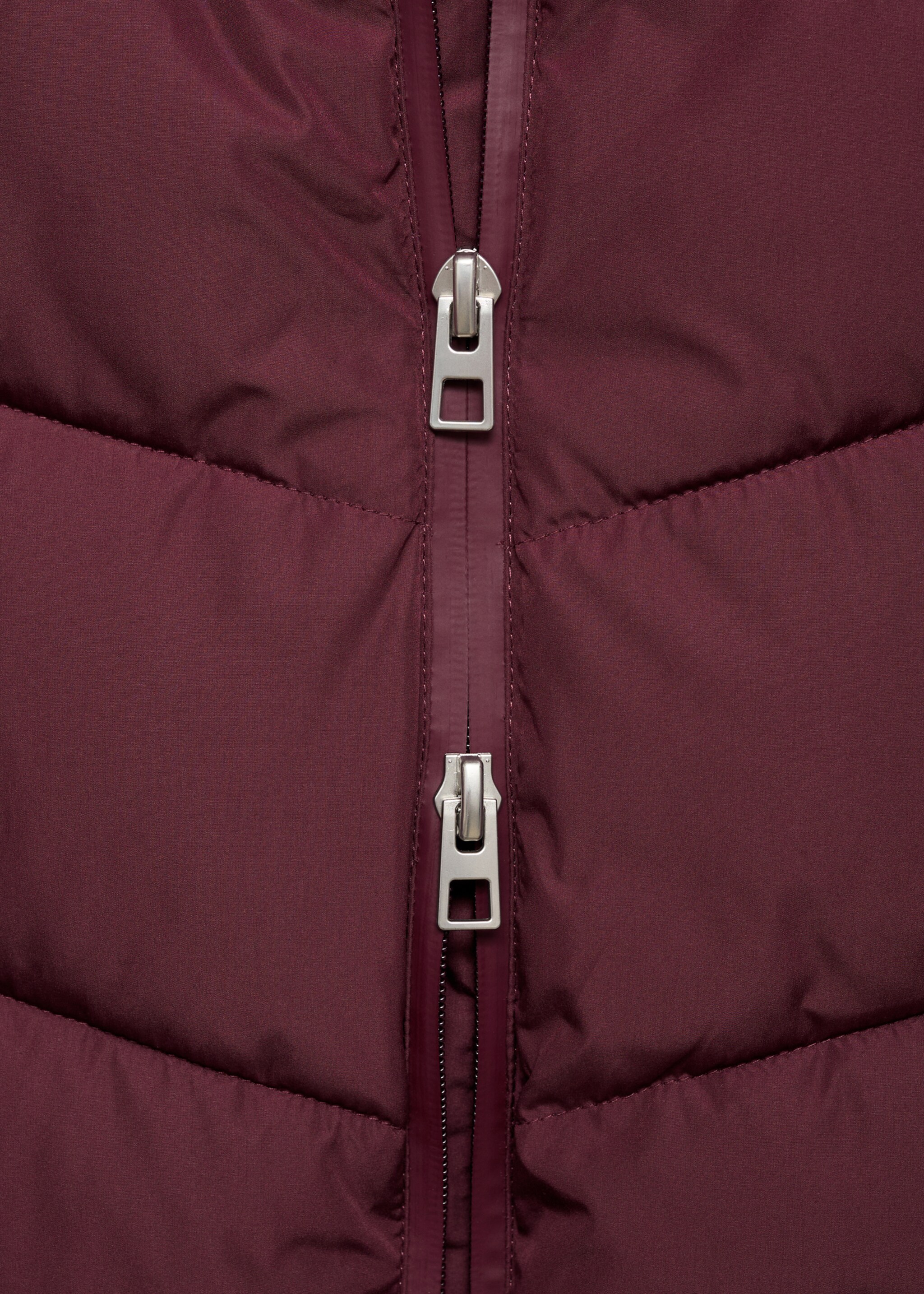 Hood quilted coat - Details of the article 8, Maroon. Ref: 17017763-00.