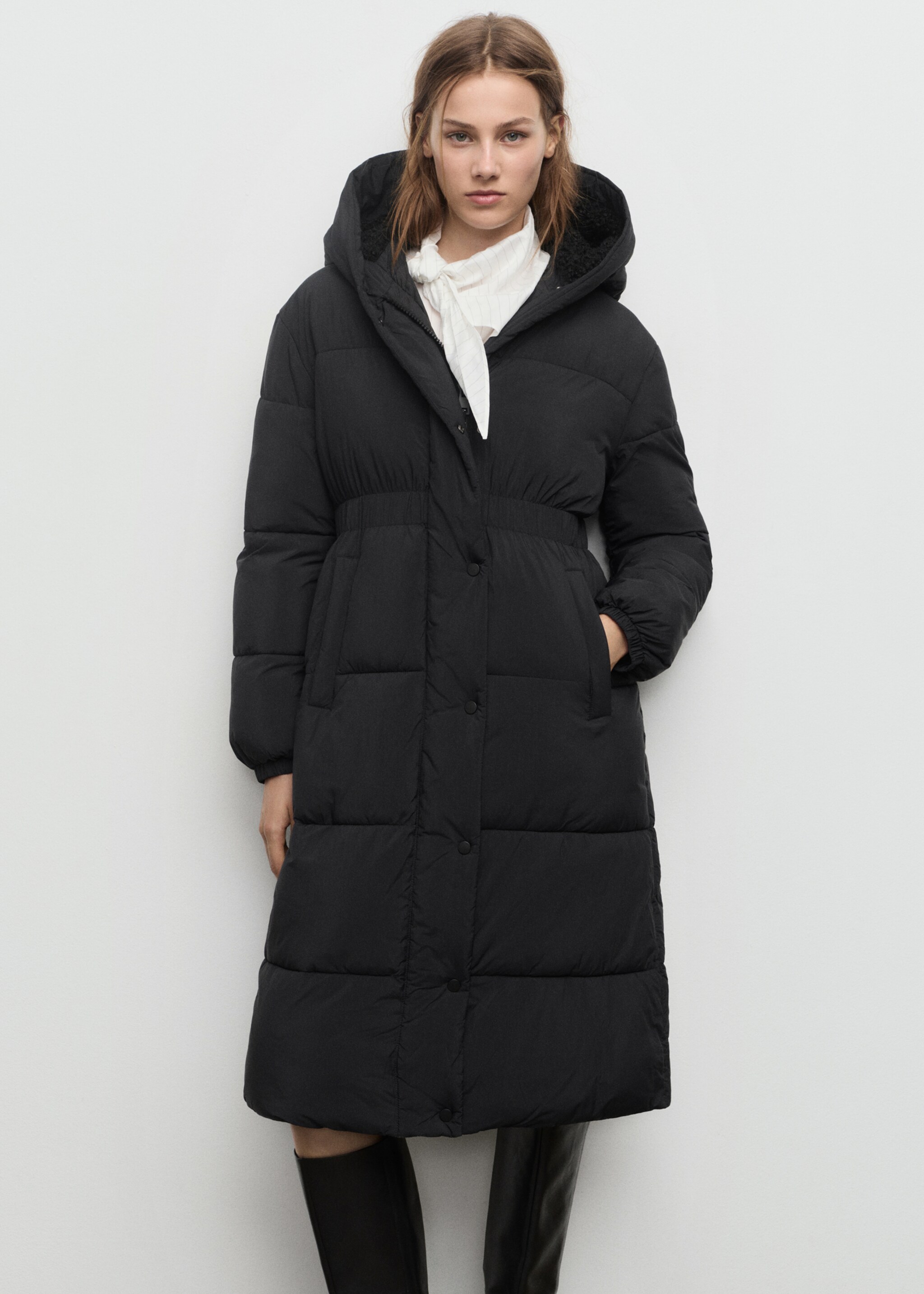 Fitted quilted anorak with hood - Medium plane, Black. Ref: 17017766-00.