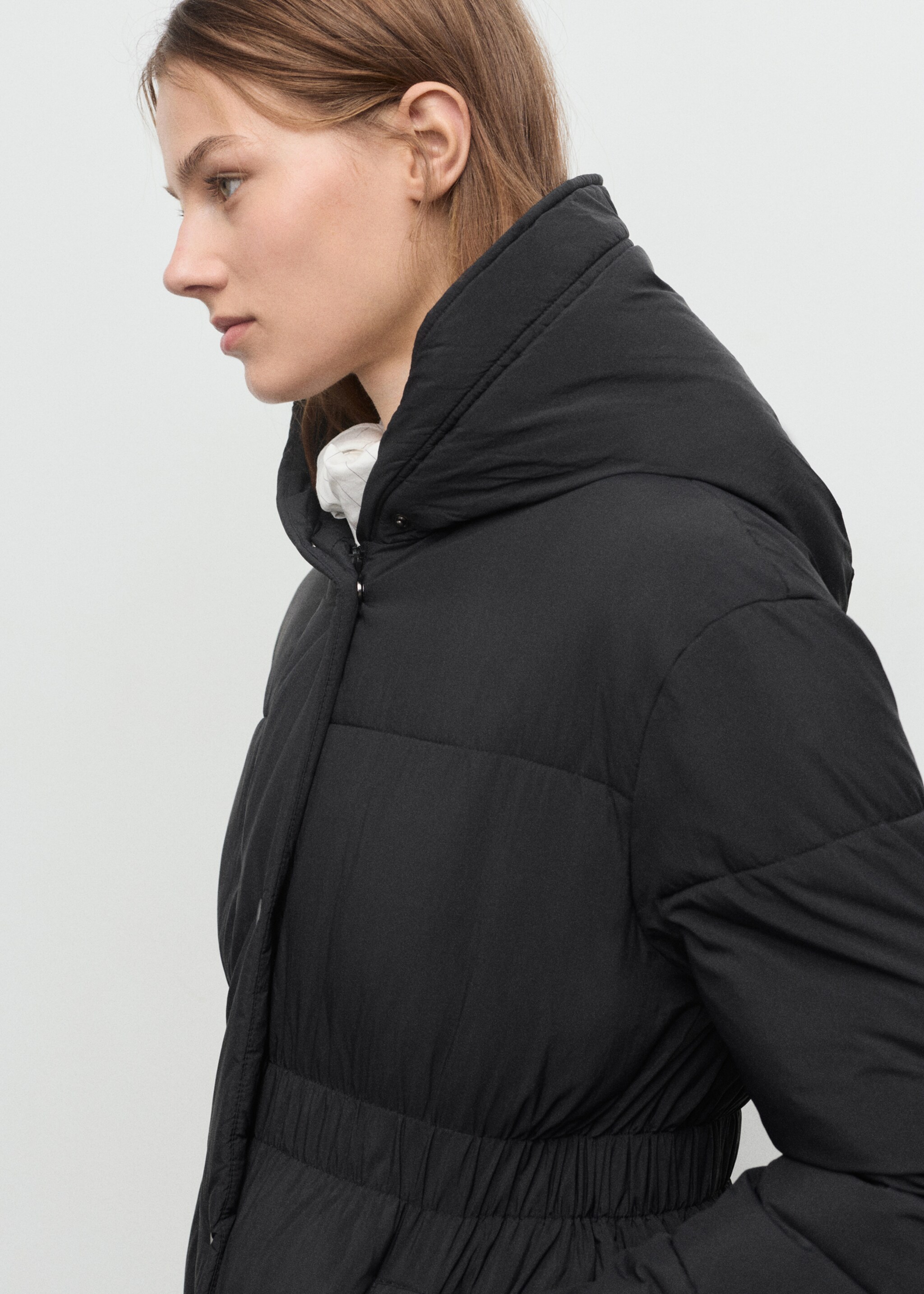 Fitted quilted anorak with hood - Details of the article 1, Black. Ref: 17017766-00.