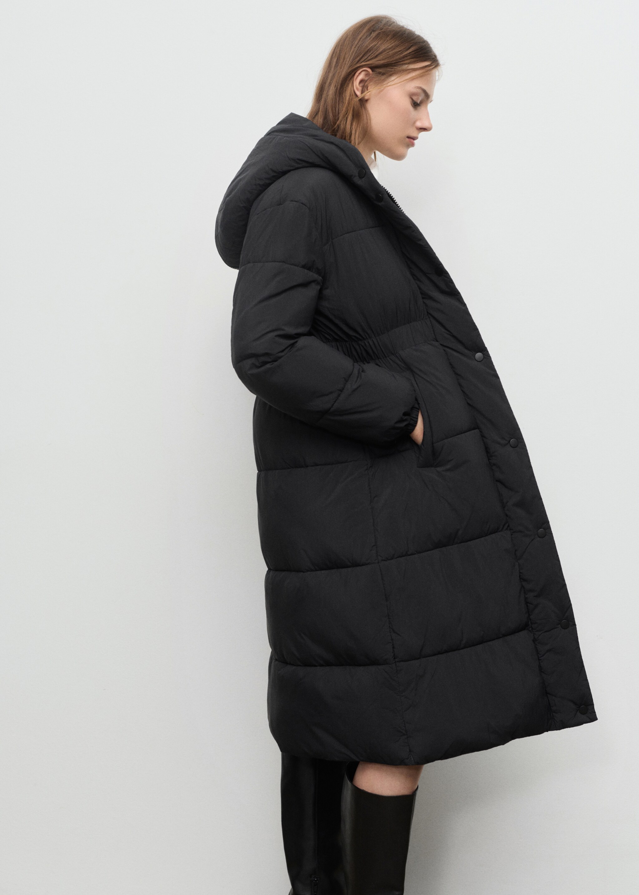 Fitted quilted anorak with hood - Details of the article 6, Black. Ref: 17017766-00.