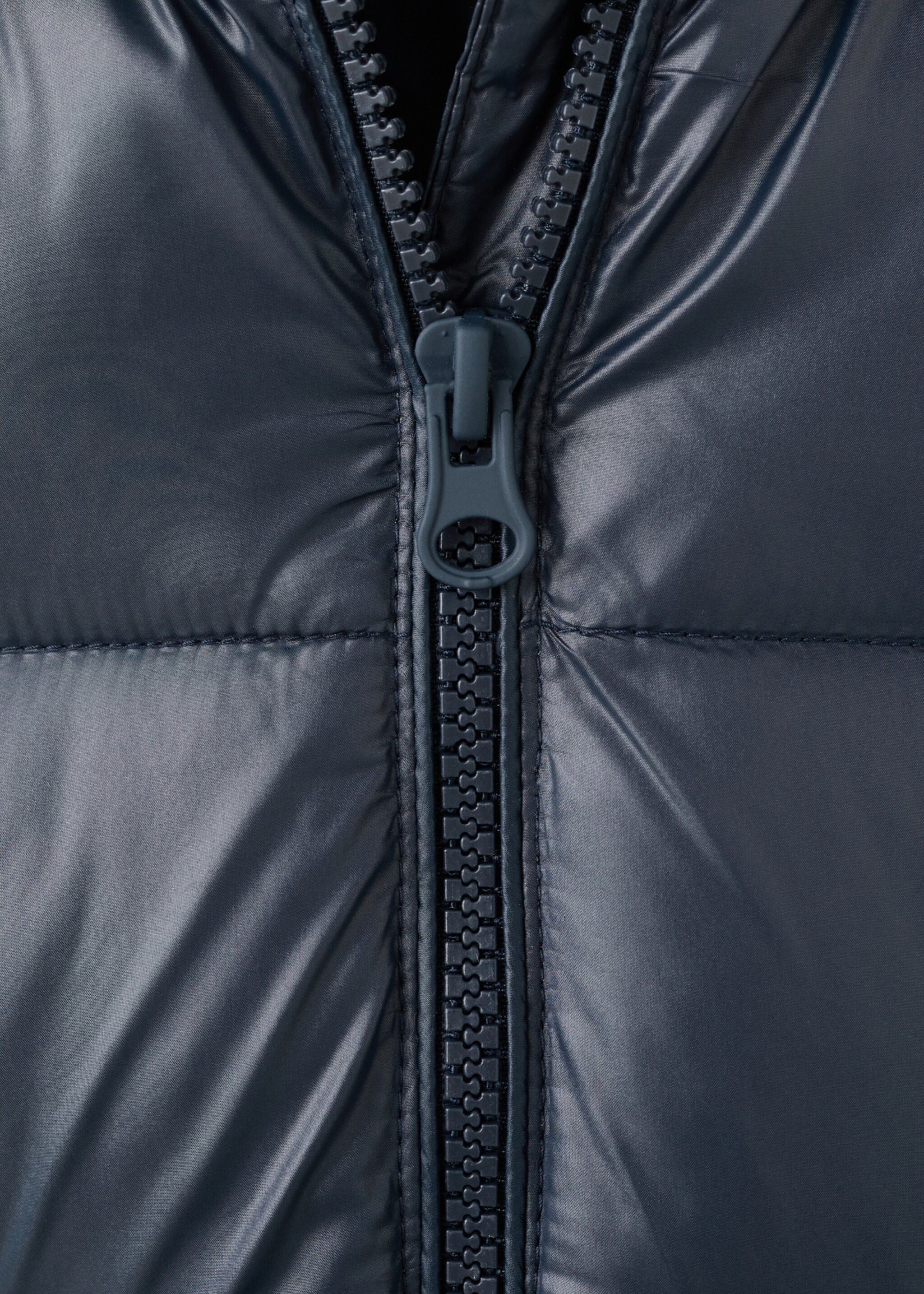 Anorak with shearling-effect hood - Details of the article 8, Dark Navy. Ref: 17017769-00.