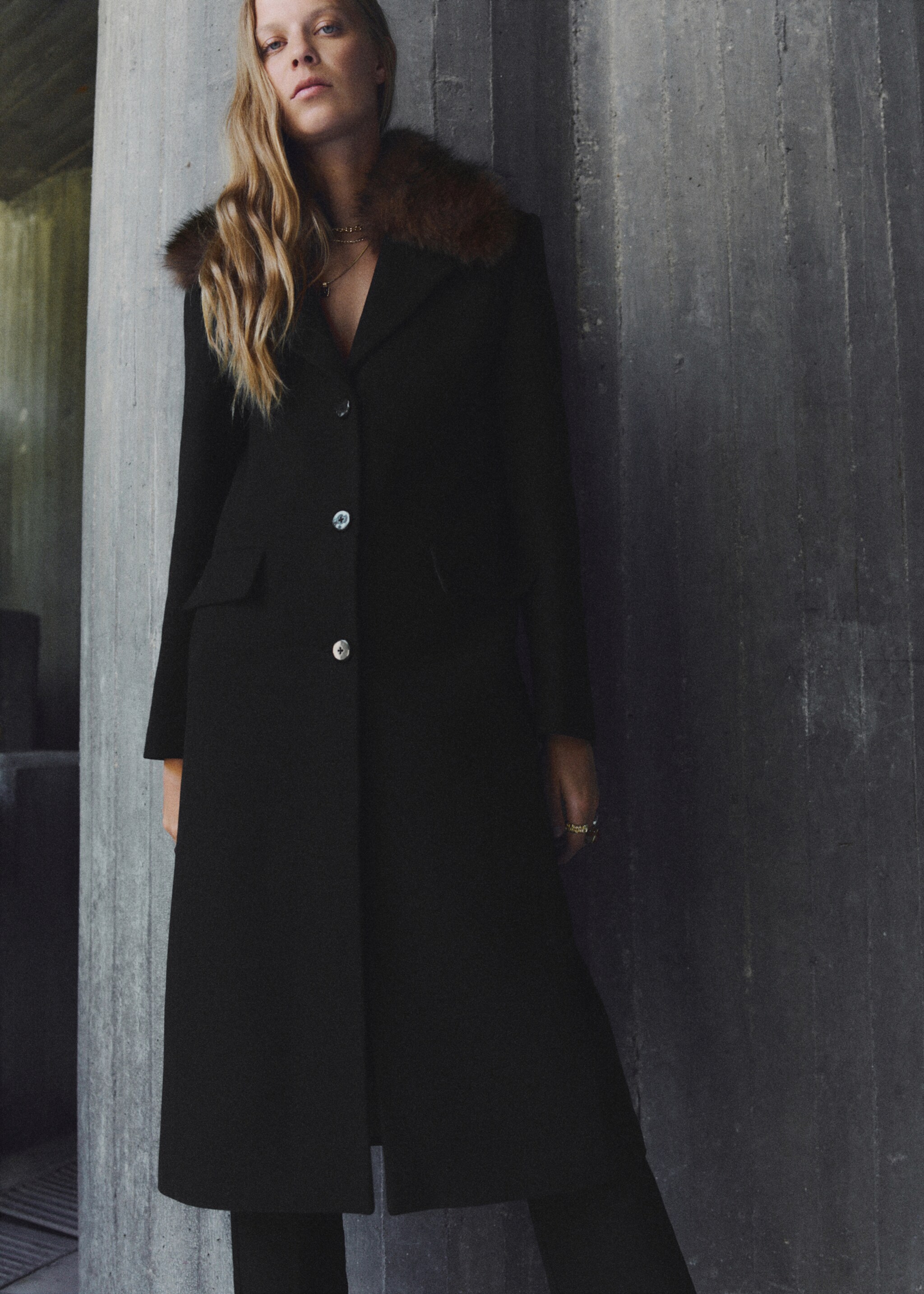 Wool coat with fur collar - Medium plane, Black. Ref: 17017770-00.