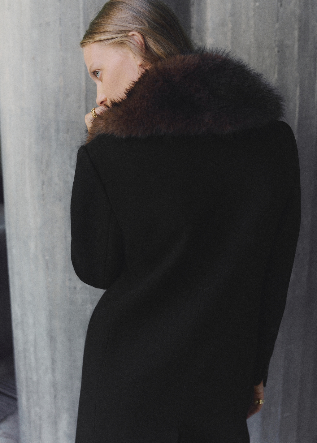 Wool coat with fur collar
